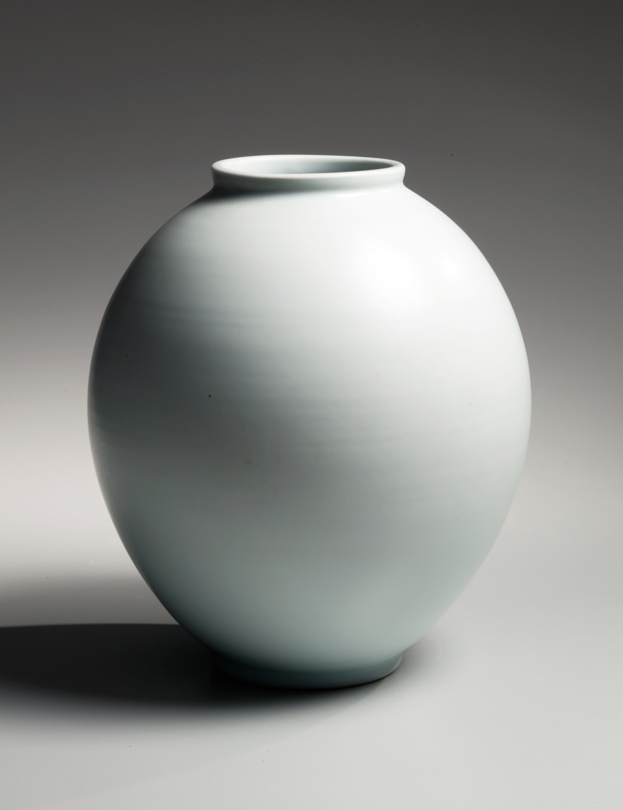 Yamada, Hikaru, Yamada Hikaru, ovoid, vessel, tsubo, vase, raised, mouth, low, foot, 1980, contemporary, modern, sodeisha, avant-garde, ceramics, Japanese, Japanese ceramics, Japan, pottery, clay, porcelain, glazed