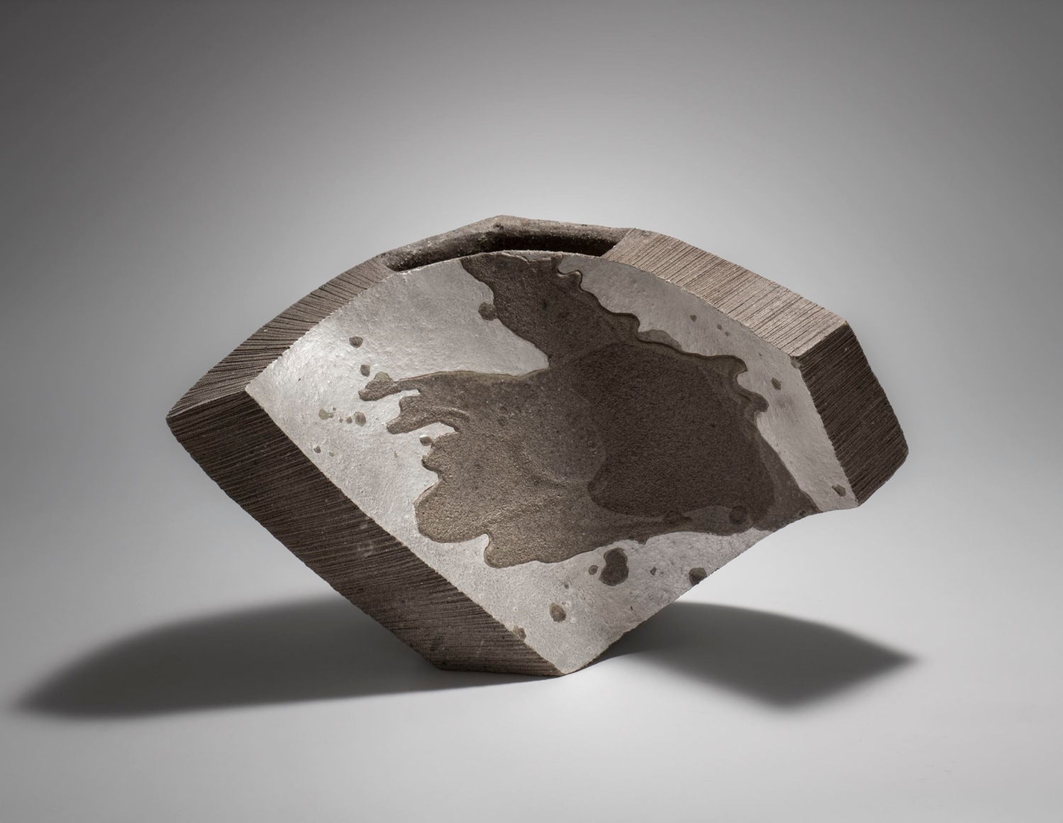 Cut Out Fan 18-3, 2018