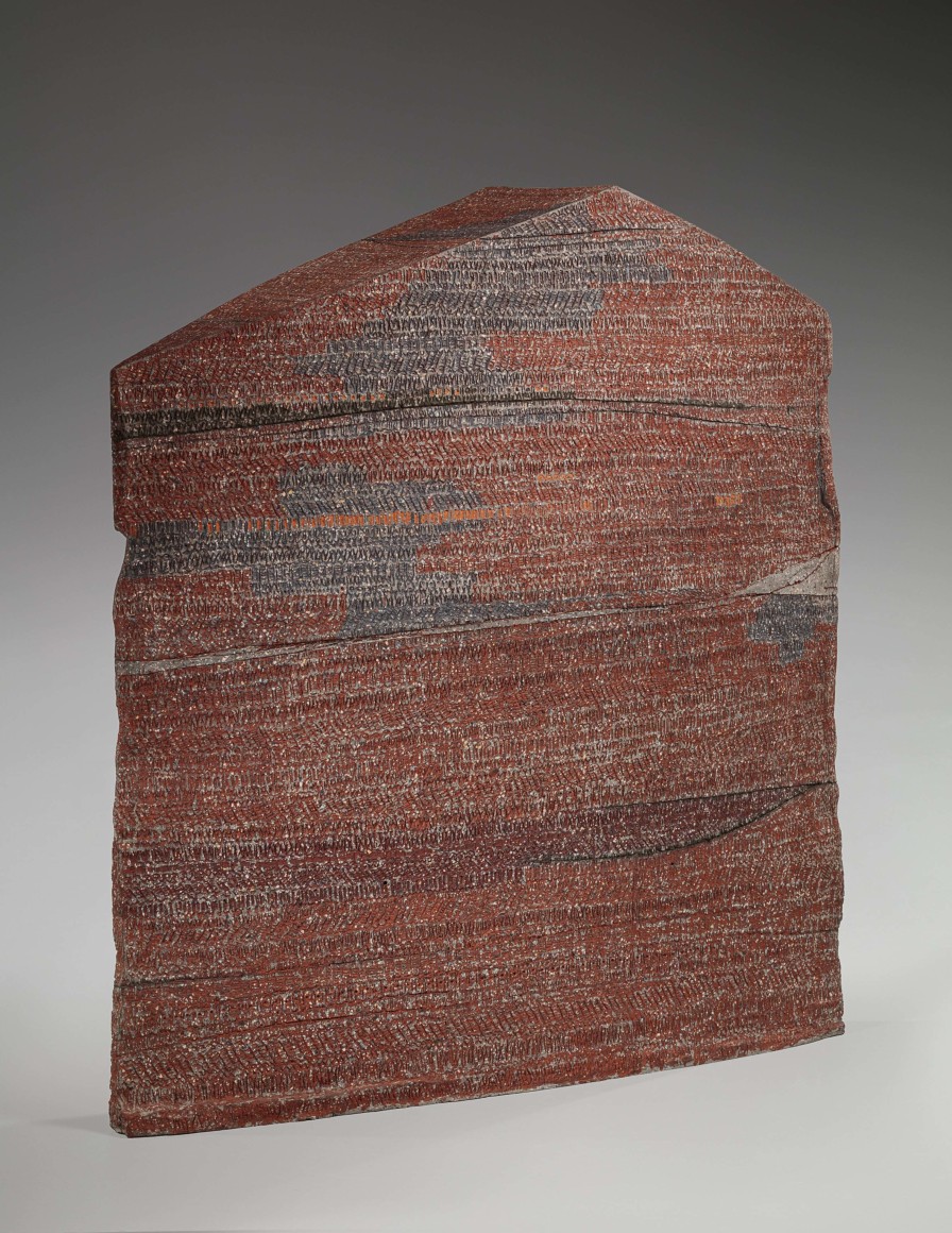 Jikoku no yakata 94; Palace of Time 94, Massive standing brick and gray sculpture using her signature saiseki zogan technique