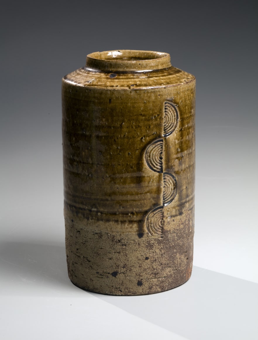 Kamoda Shōji, Columnar vase with impressed concentric semi-circular patterning