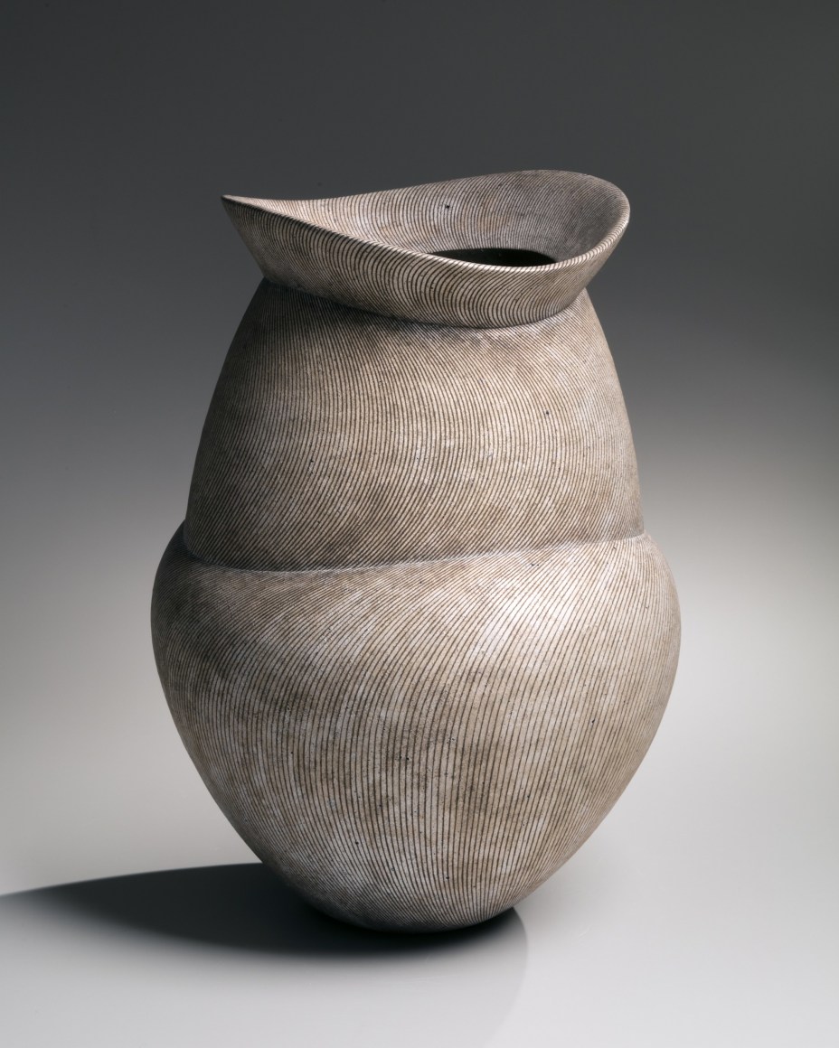 Iguchi Daisuke (b. 1975), Lobed tsubo&nbsp;(vessel) with flared neck, tapered foot, and striated pattern in silver