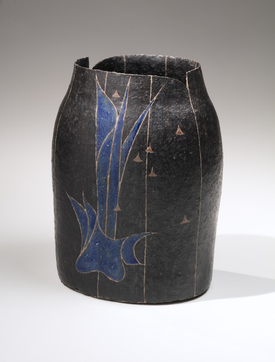 Kamoda Shōji, Vessel with blue enamel decoration against striped matte-black ground