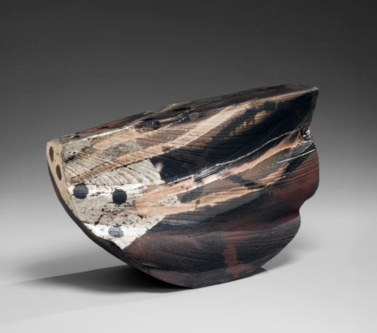 Kegon 2018 Glazed stoneware with platinum glaze