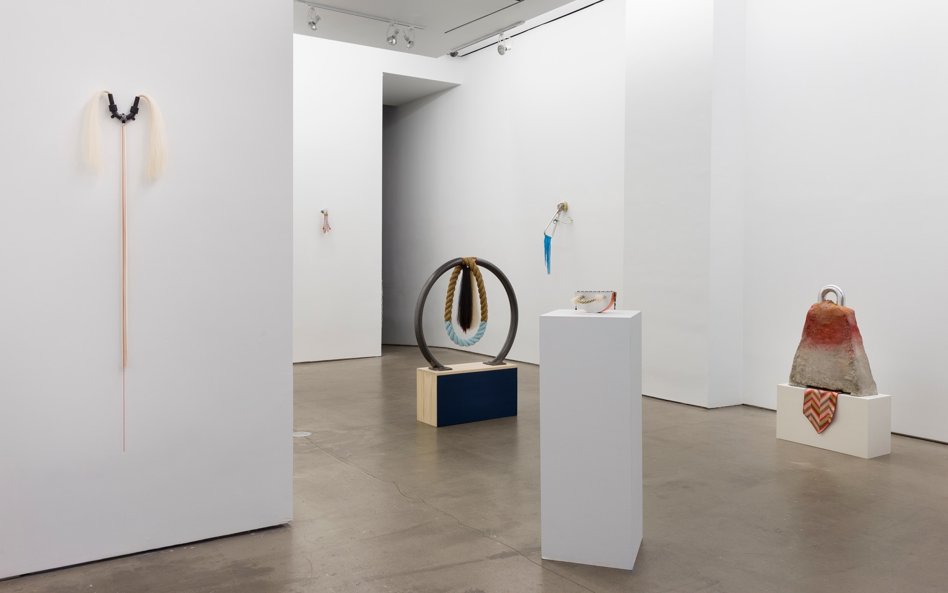 Installation of sculpture by Trish Tillman