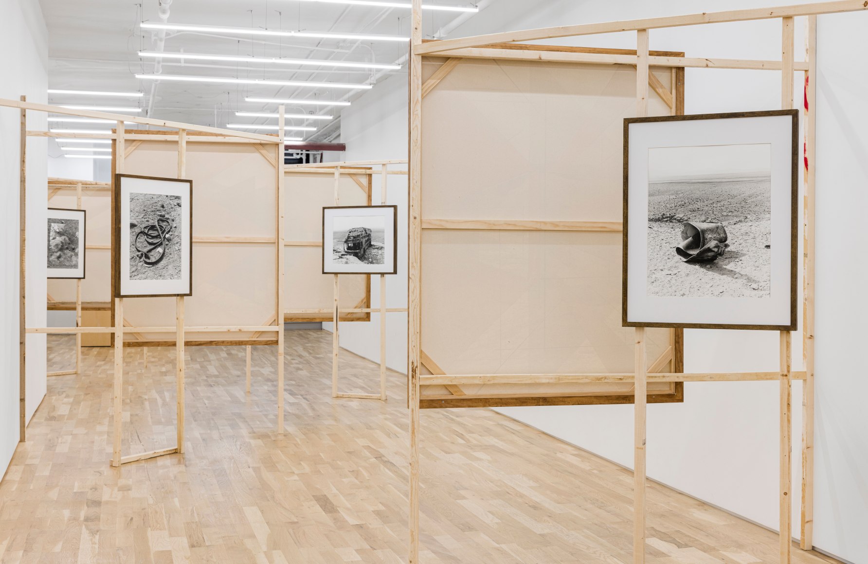 Installation view of Rodrigo Valenzuela &quot;Los restos&quot;