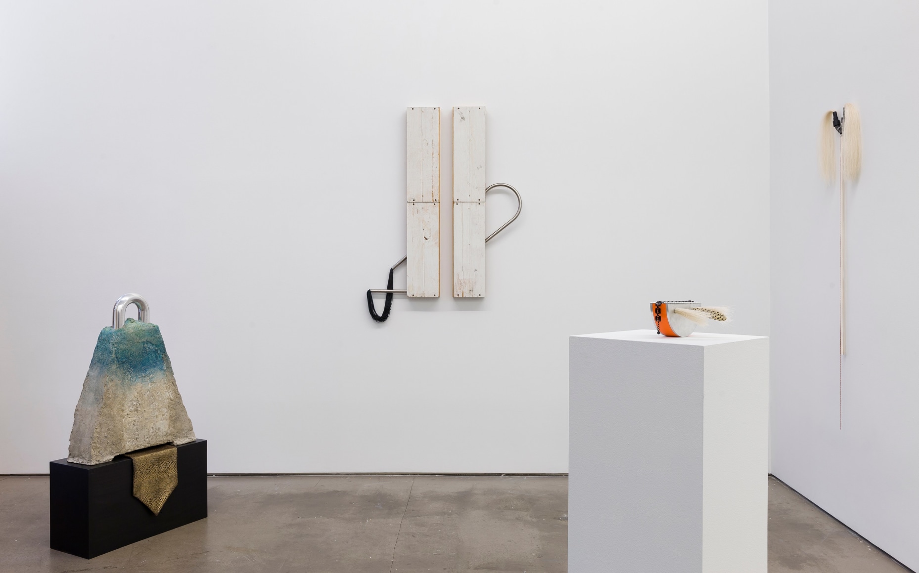Installation of sculpture by Trish Tillman