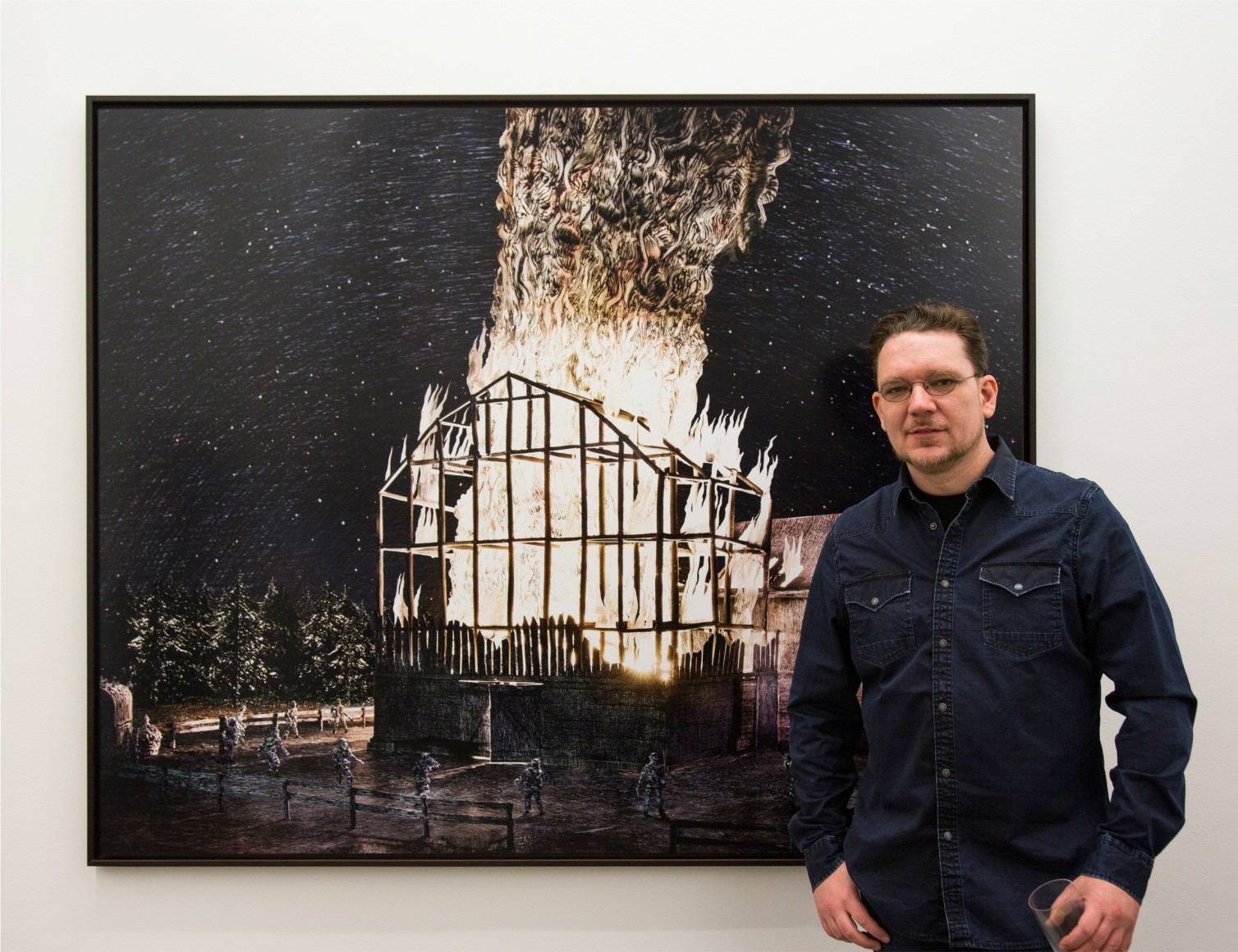 asper de Beijer posing with his digital print