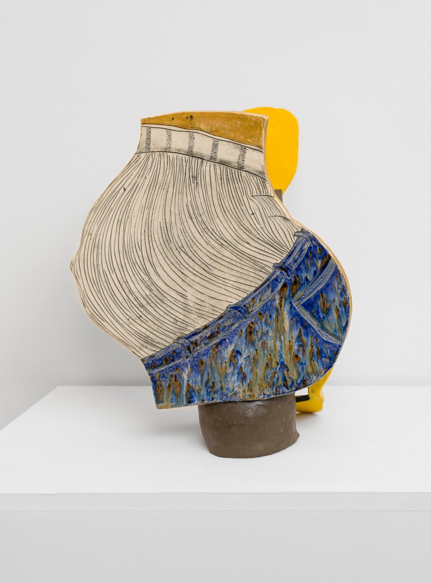Ceramic sculpture by Gabriela Vainsencher