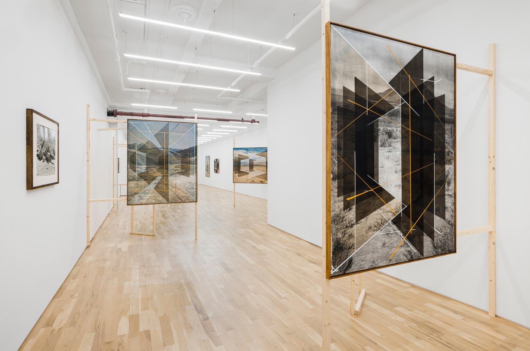 Installation view of Rodrigo Valenzuela &quot;Los restos&quot;