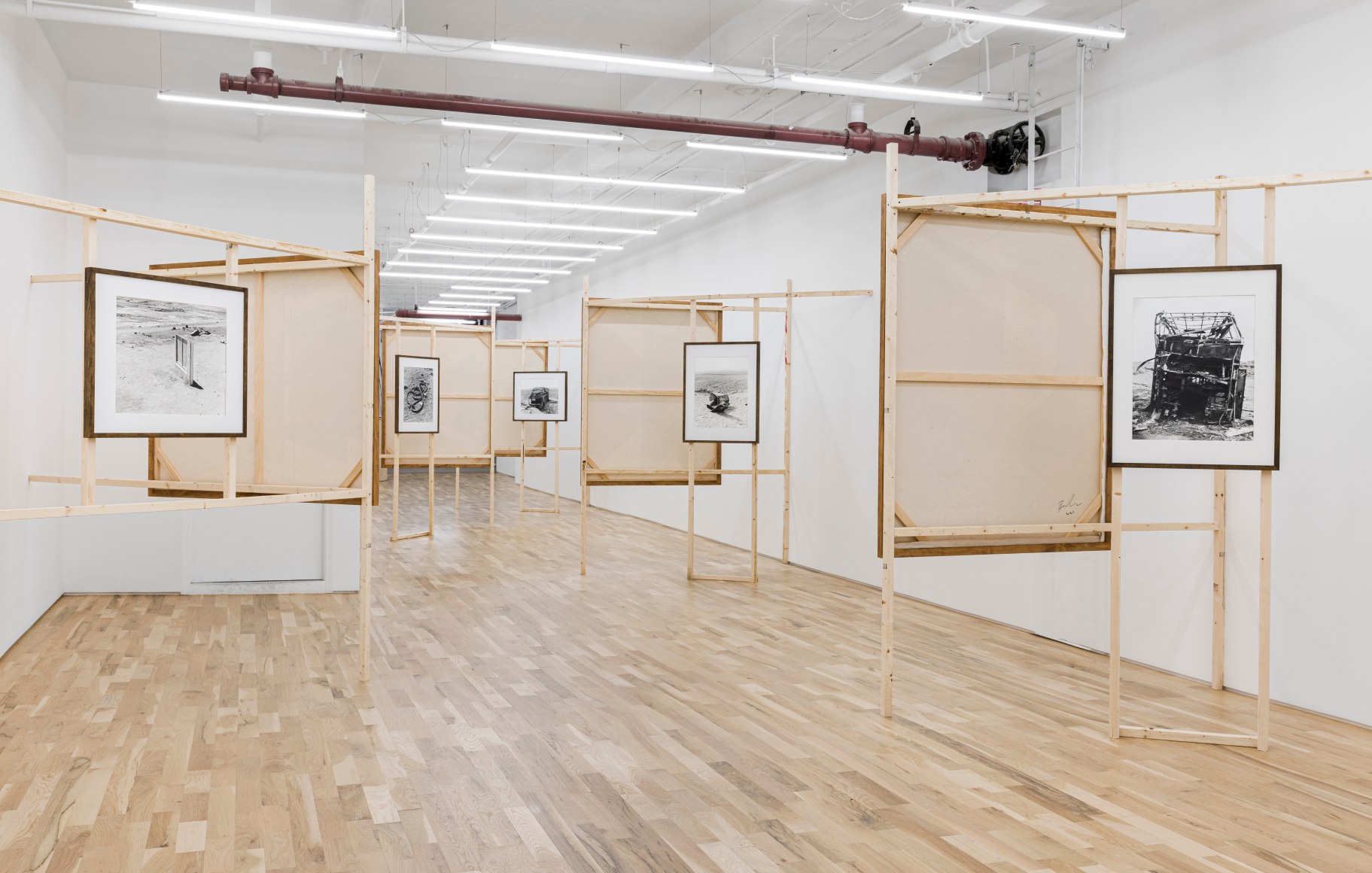 Installation view of Rodrigo Valenzuela &quot;Los restos&quot;