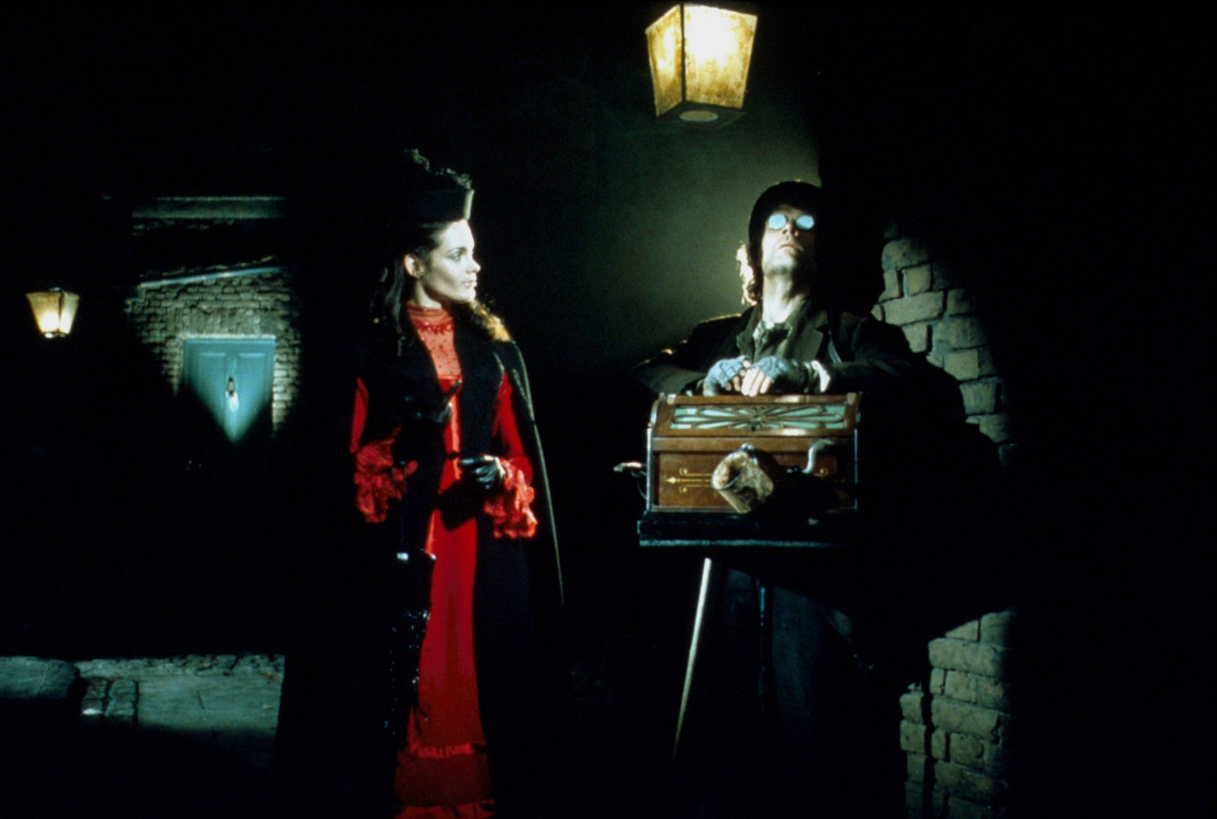 Dr. Jekyll and Sister Hyde Still 5