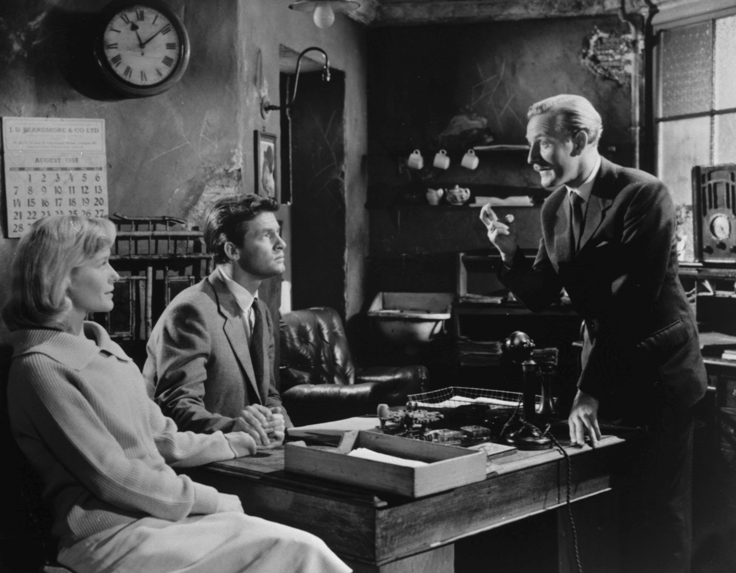 The Smallest Show on Earth Still 3