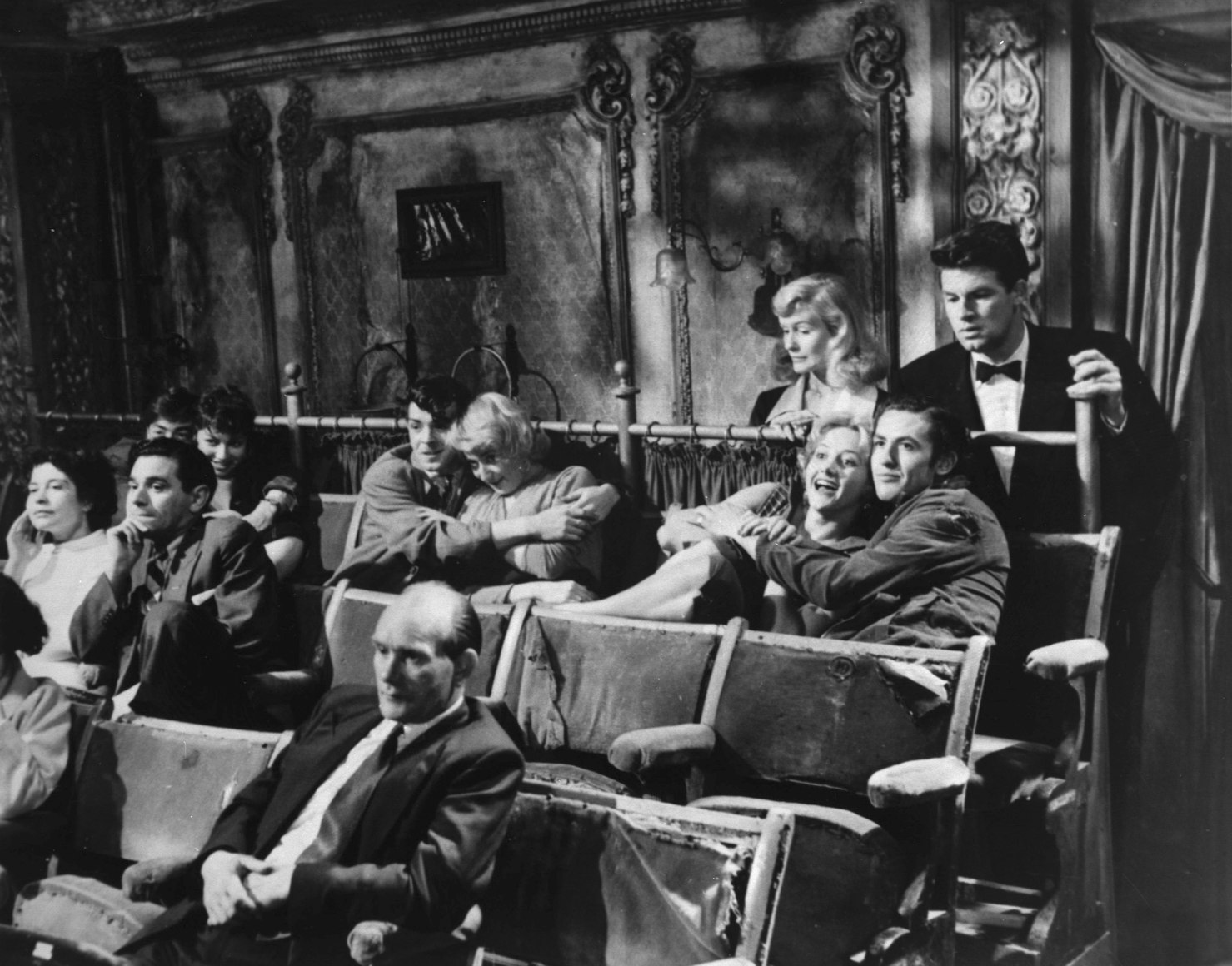 The Smallest Show on Earth Still 1