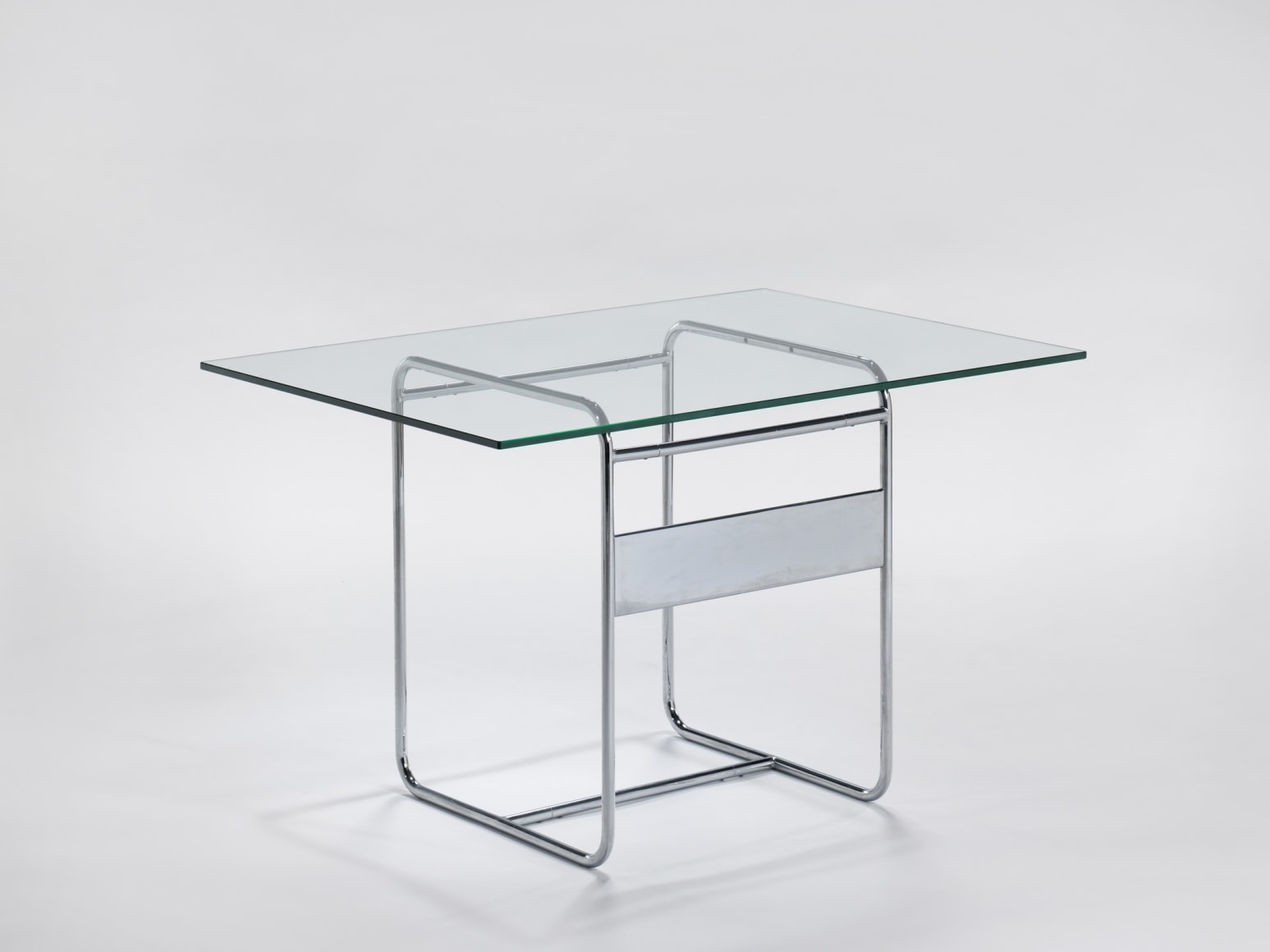 Arnal desk in an empty room