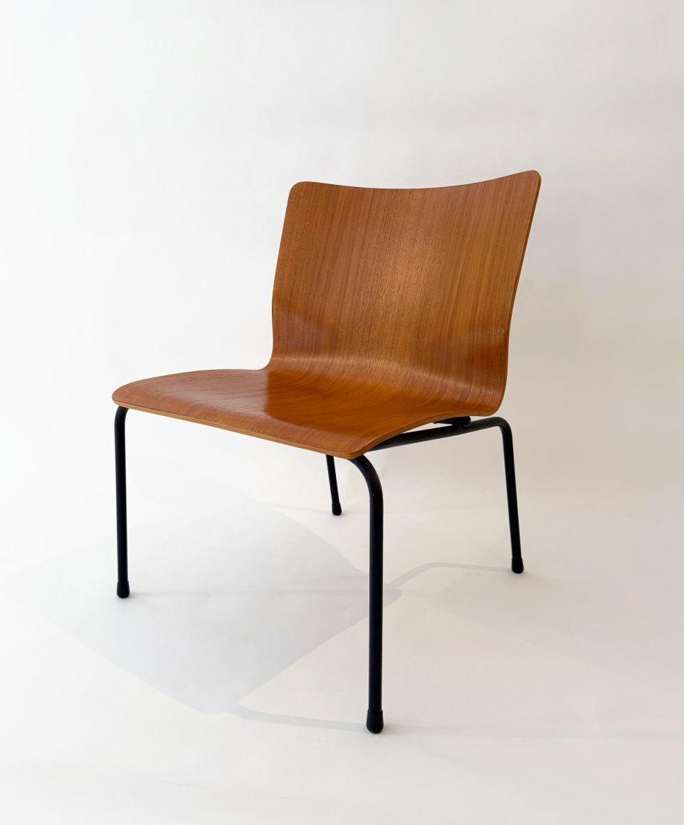 Caillette chair in a blank room