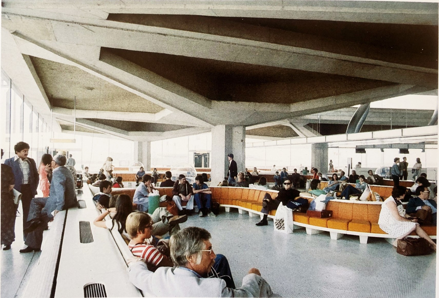 Charles de Gaulle Airport, Terminal 1