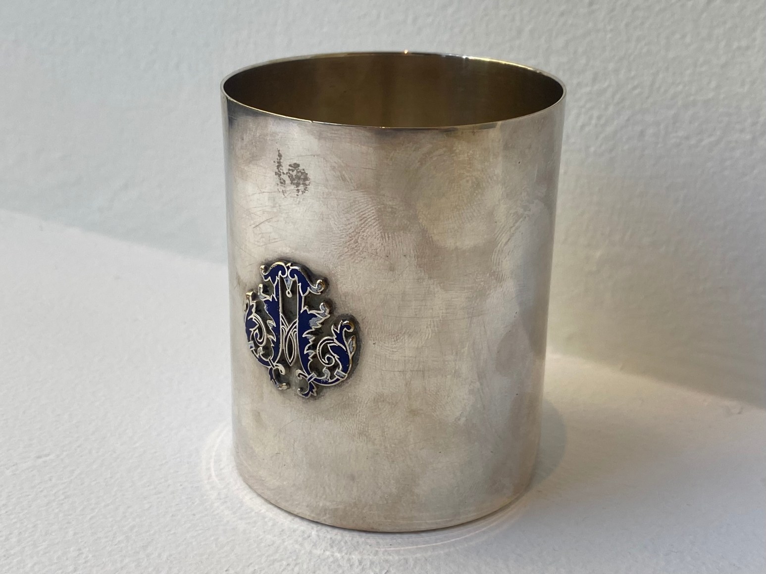 picture of cup with hallmark in a room