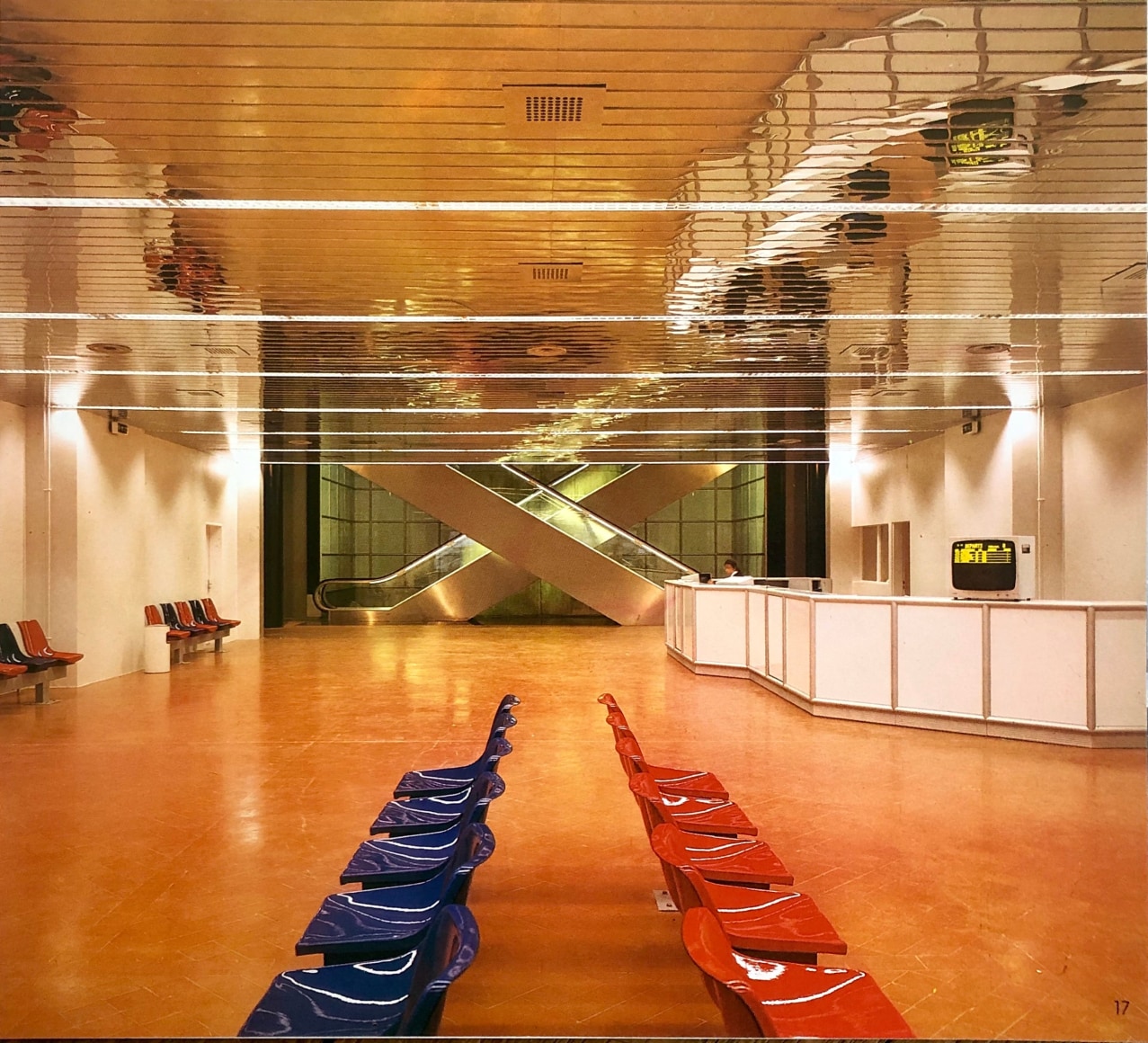 Charles de Gaulle Airport, Terminal 2