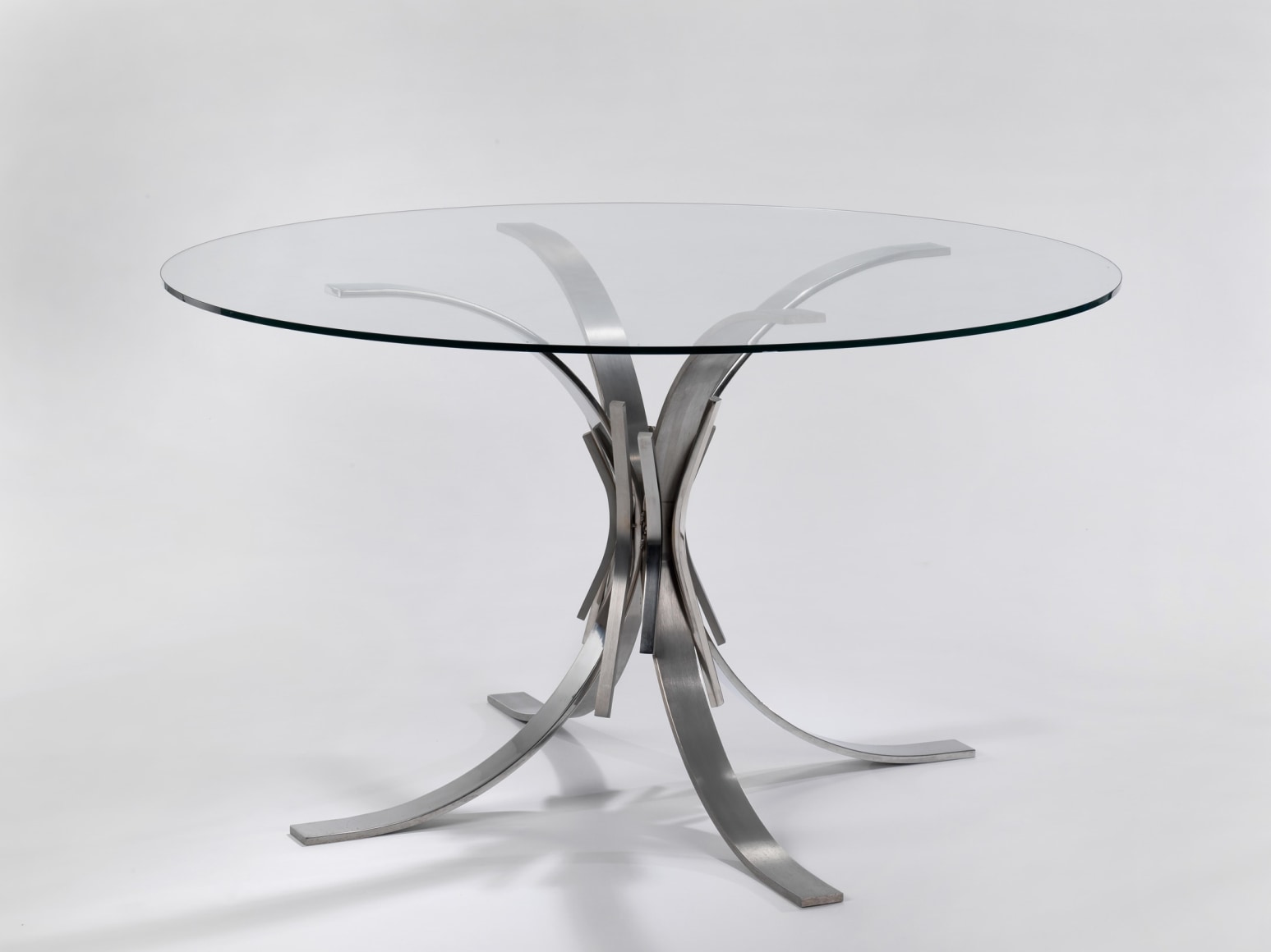 photo of Gerbe table