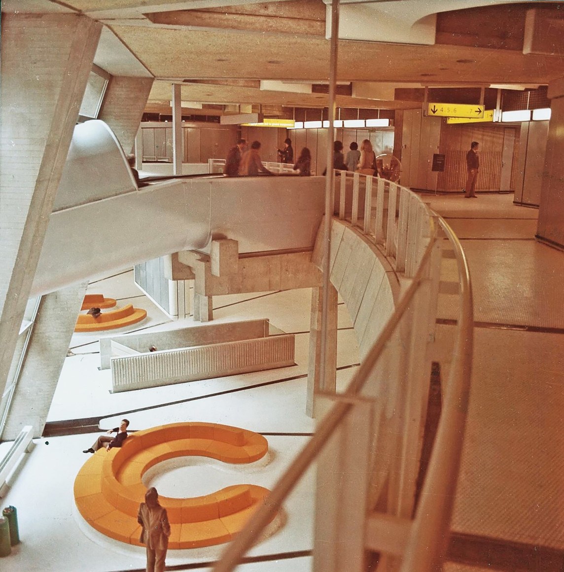 Charles de Gaulle Airport, Terminal 1