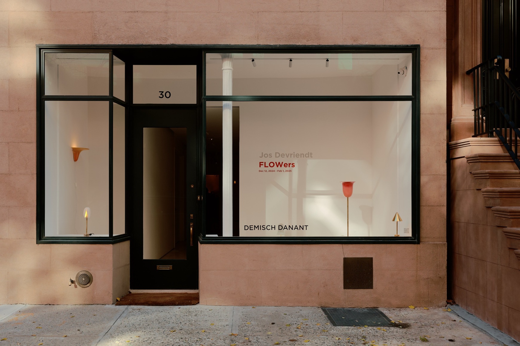 installation view for FLOWers