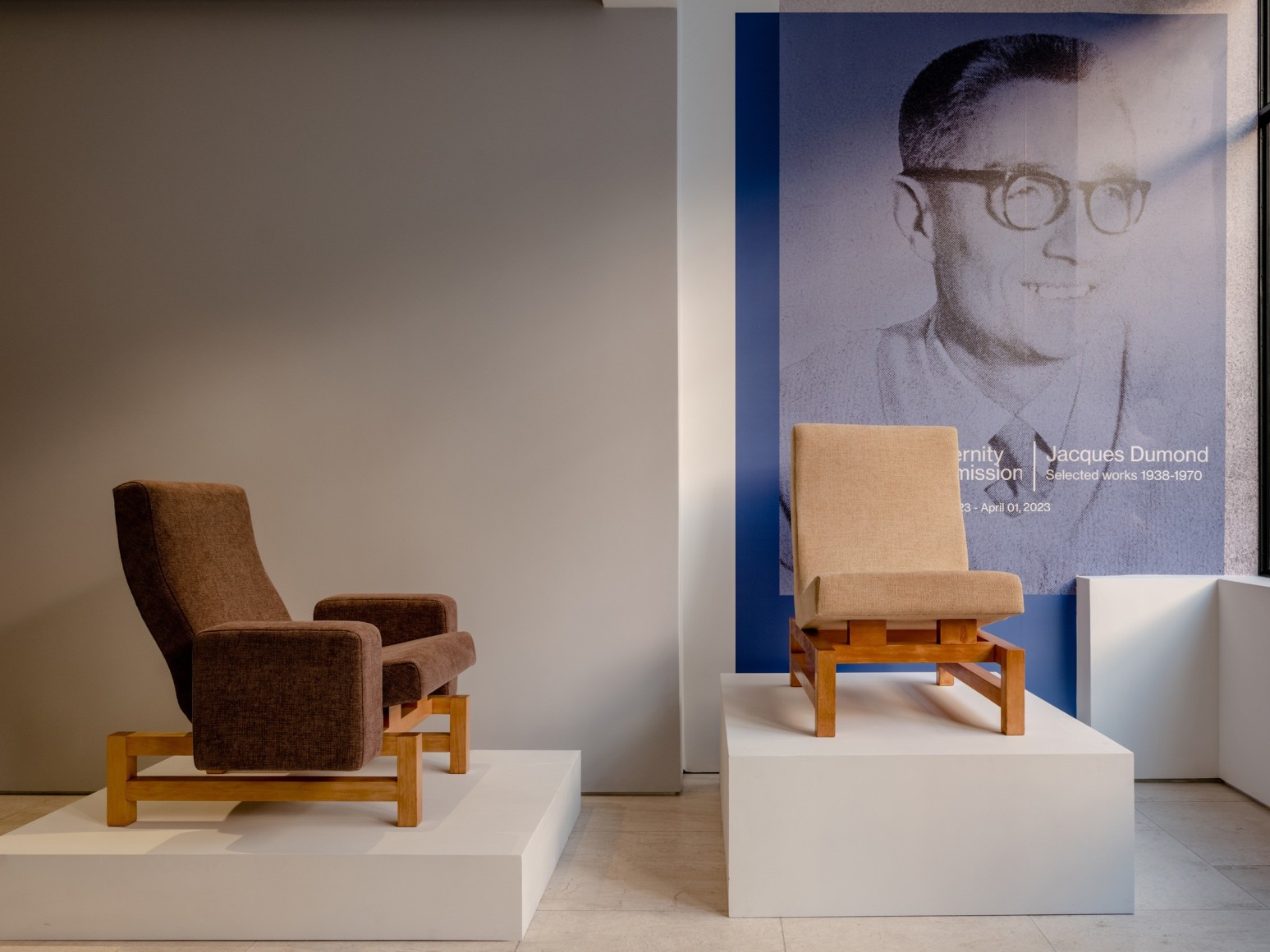 Installation view of the front room of the gallery with works by Jacques Dumond.