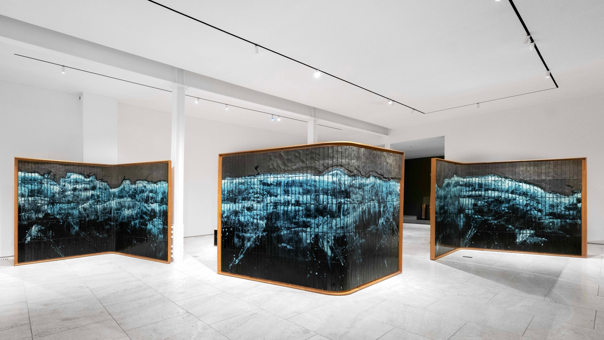 installation shot of MiS 2