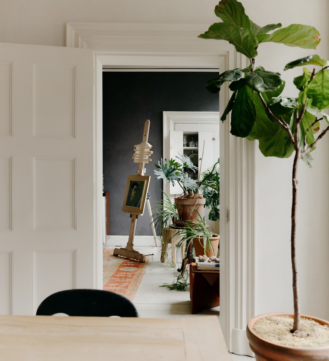 Atop Maria Pergay&rsquo;s&nbsp;Prototype Drape Cabinet&nbsp;in the living room, works by Sheila Hicks, Maria Pergay, Fran&ccedil;ois-Xavier Lalanne, Paul Oudet, and C&eacute;sar. (Photo: William Jess Laird)