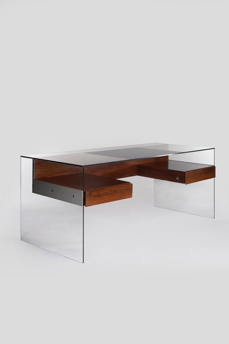 Philippon and Lecoq won second prize with their glass desk in the same competition, 1960.