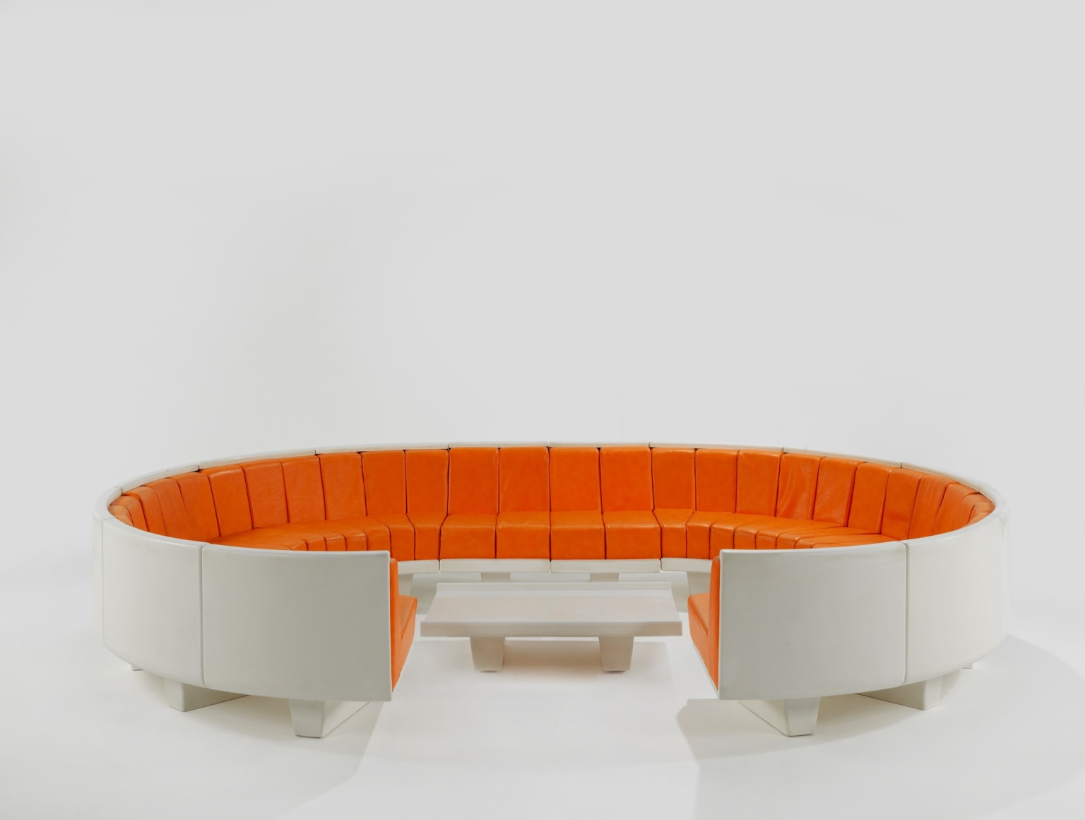 める　Joseph-André Motte Joseph-André Motte - Credenza - Works - Demisch Danant