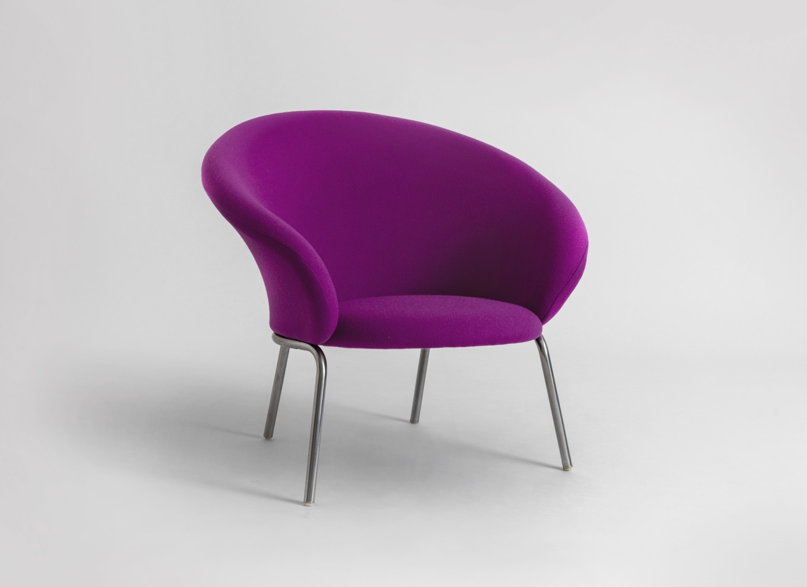 Pierre paulin online chair