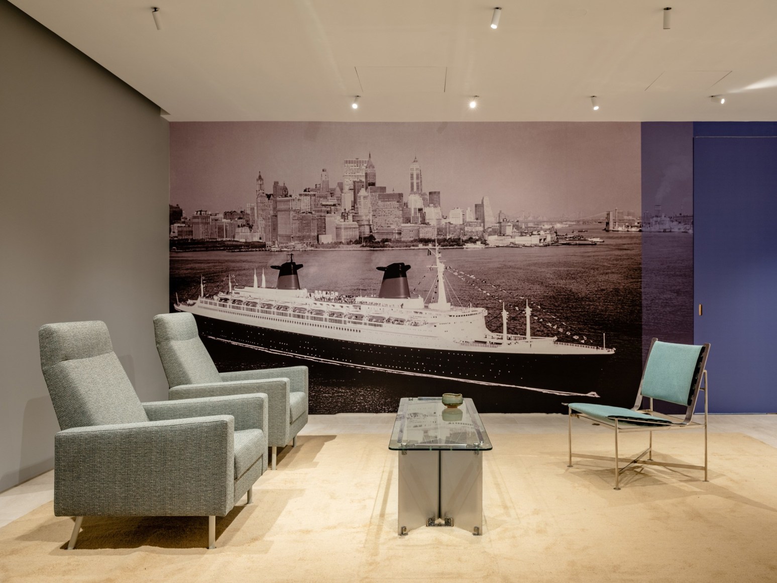 Installation view of the back room of the gallery with works by Jacques Dumond.