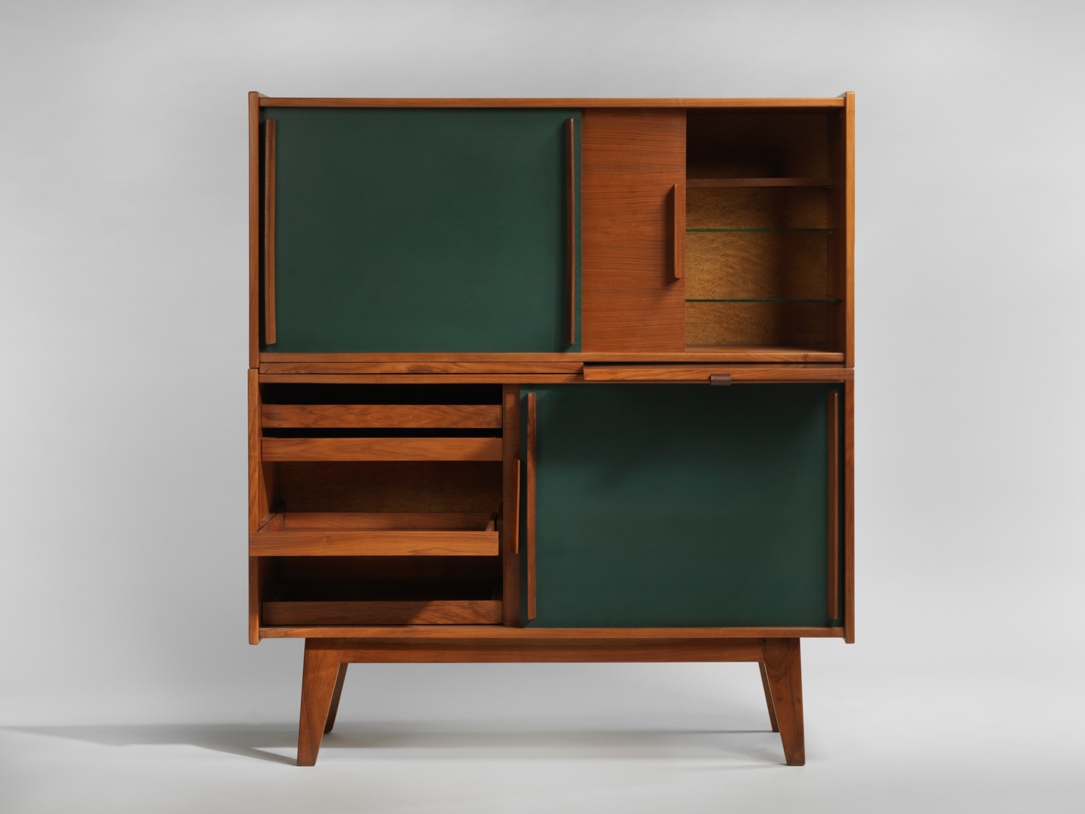 Front view open drawers