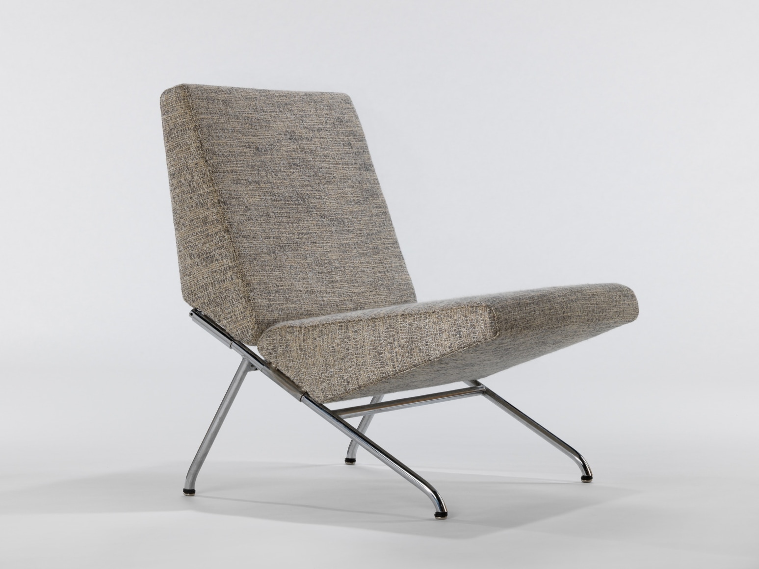 Steel based upholstered lounge chair
