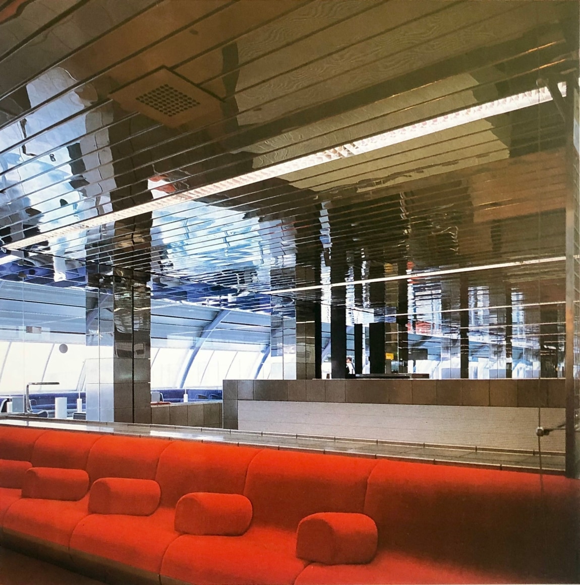 Charles de Gaulle Airport, Terminal 2