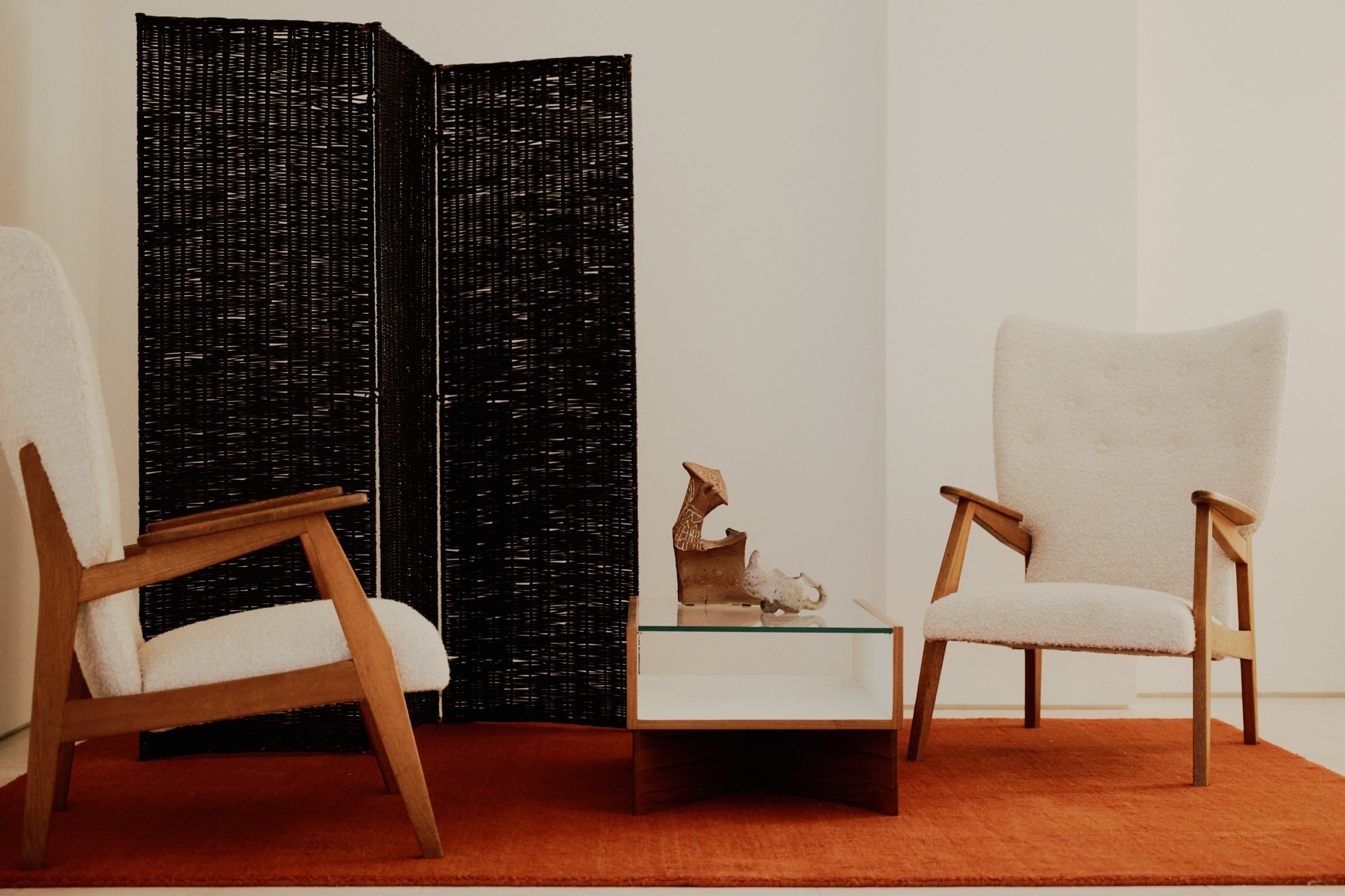 installation images of white chairs