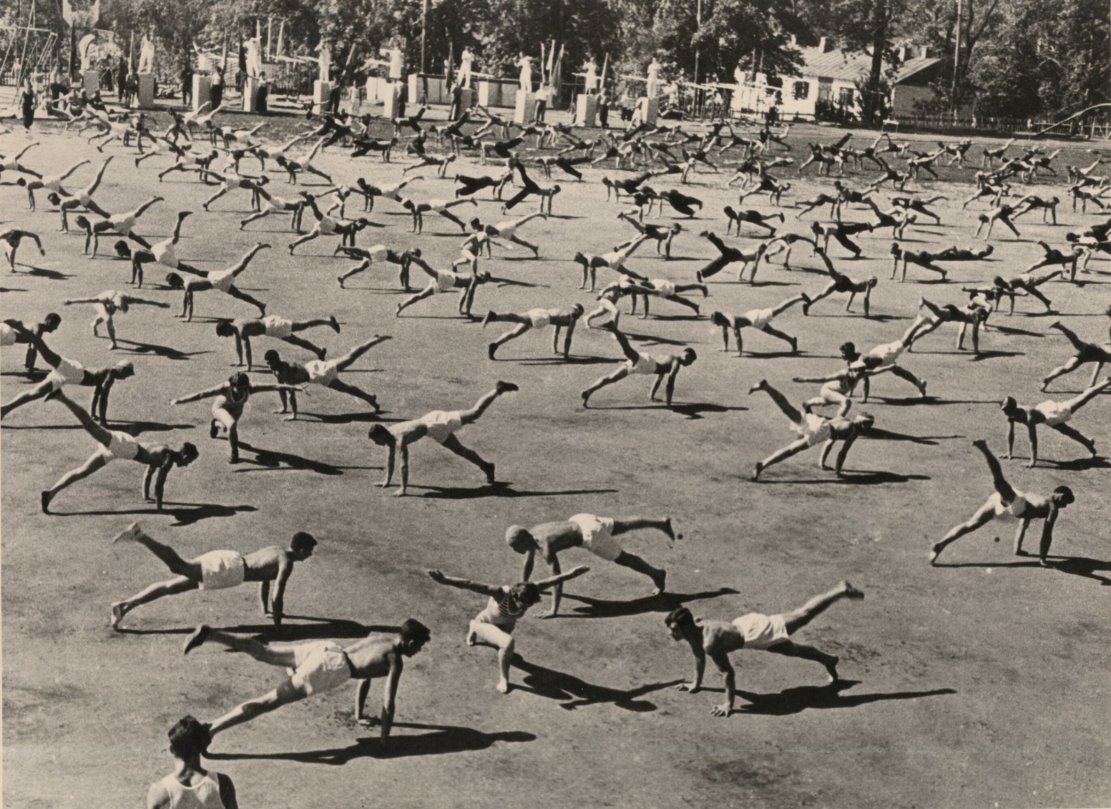 Emmanuil Evzerikhin, Training for Parade, 1930s