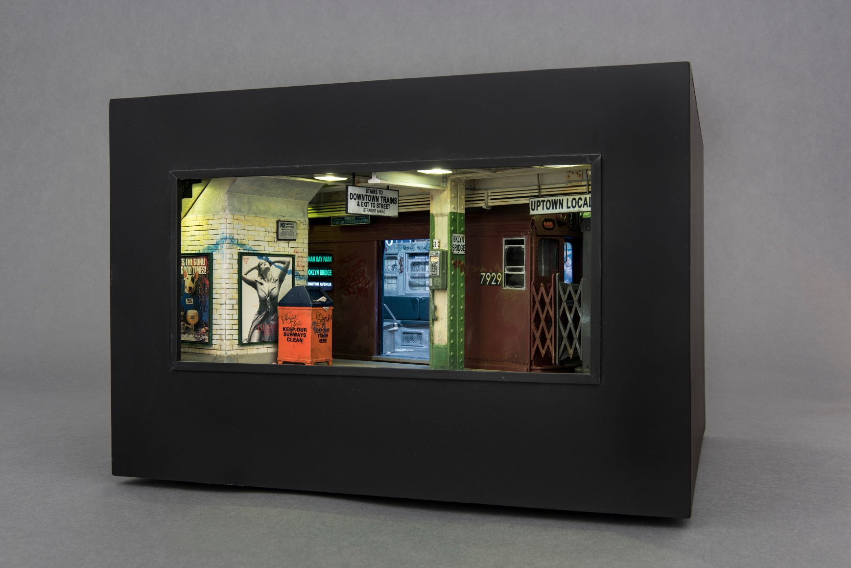 Alan Wolfson, Brooklyn Bridge Station, 2008