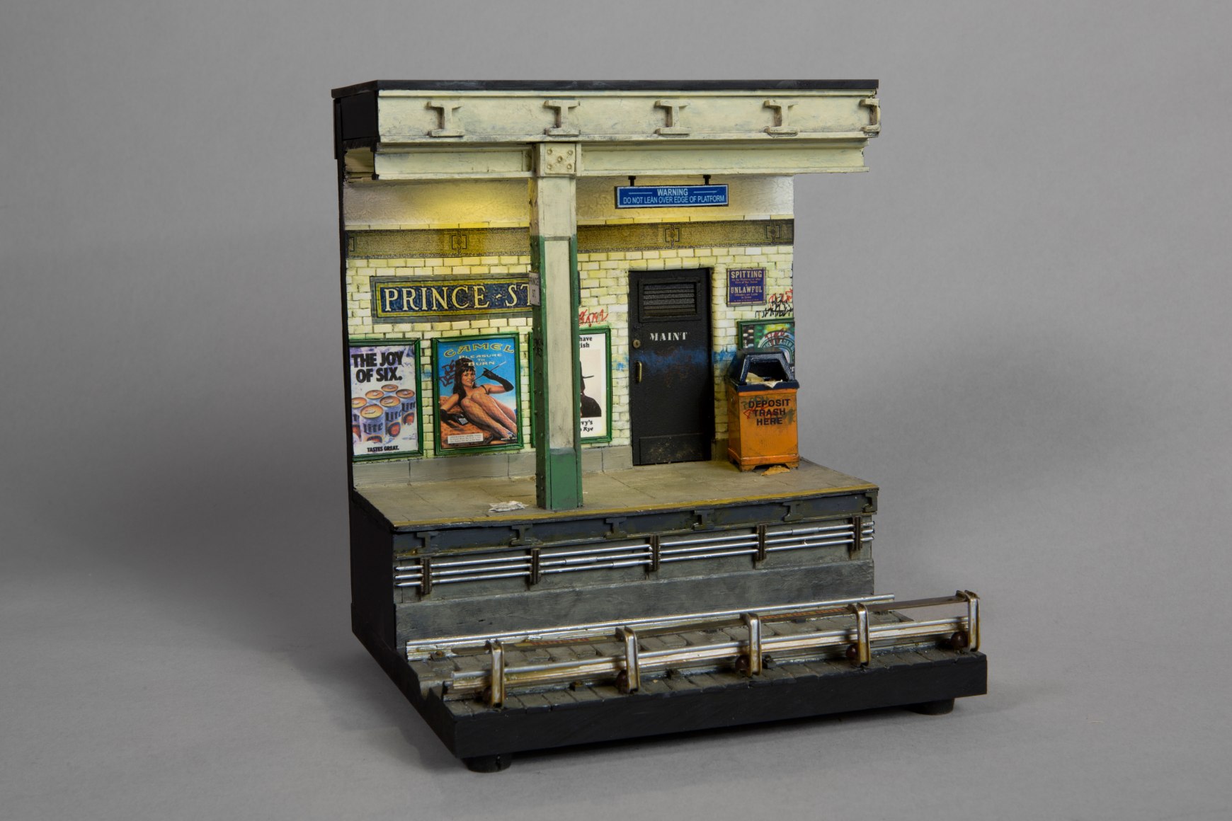 Alan Wolfson, Prince St. Subway Platform, 2016