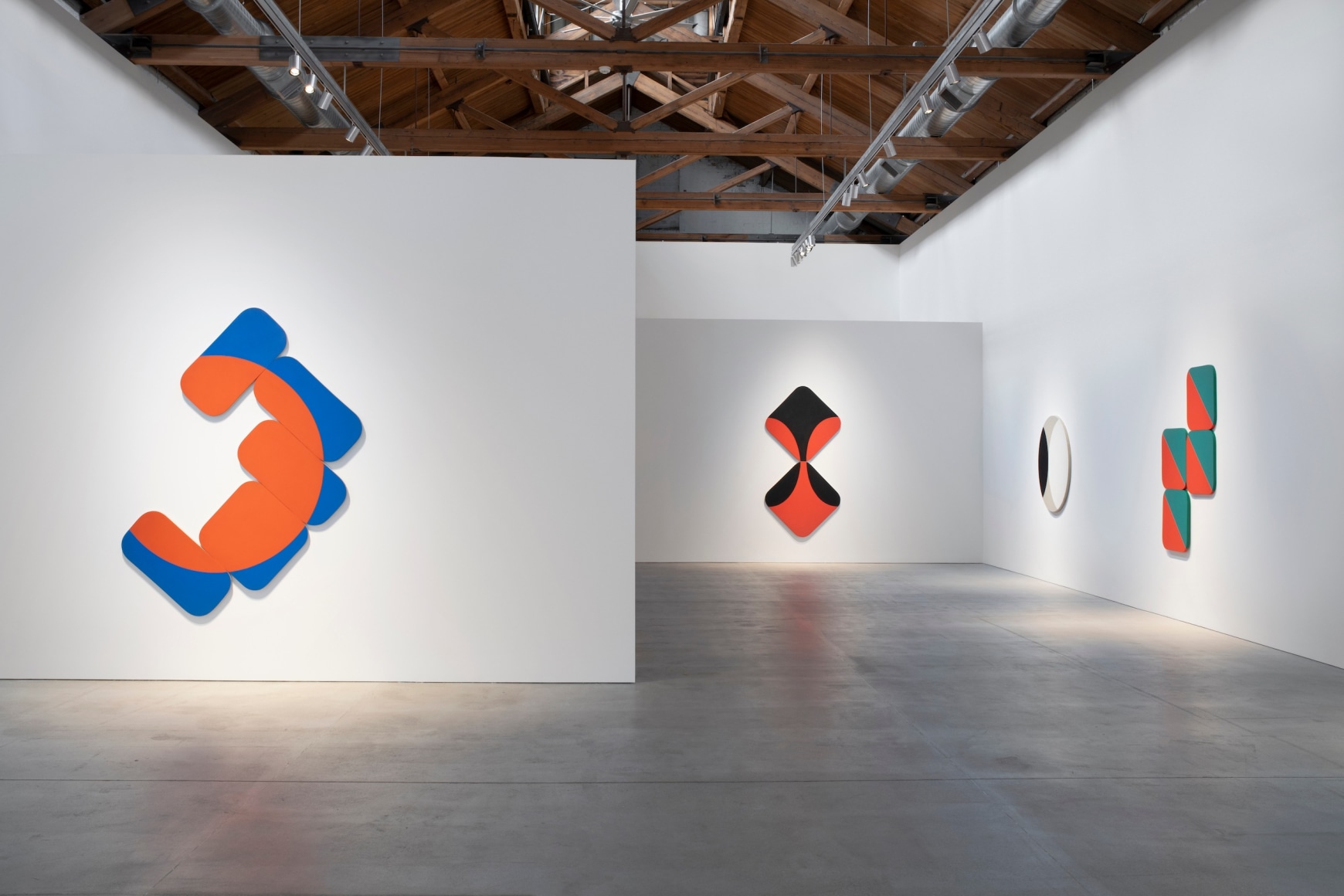 Installation view of Leon Polk Smith: Endless Space, 2019. 