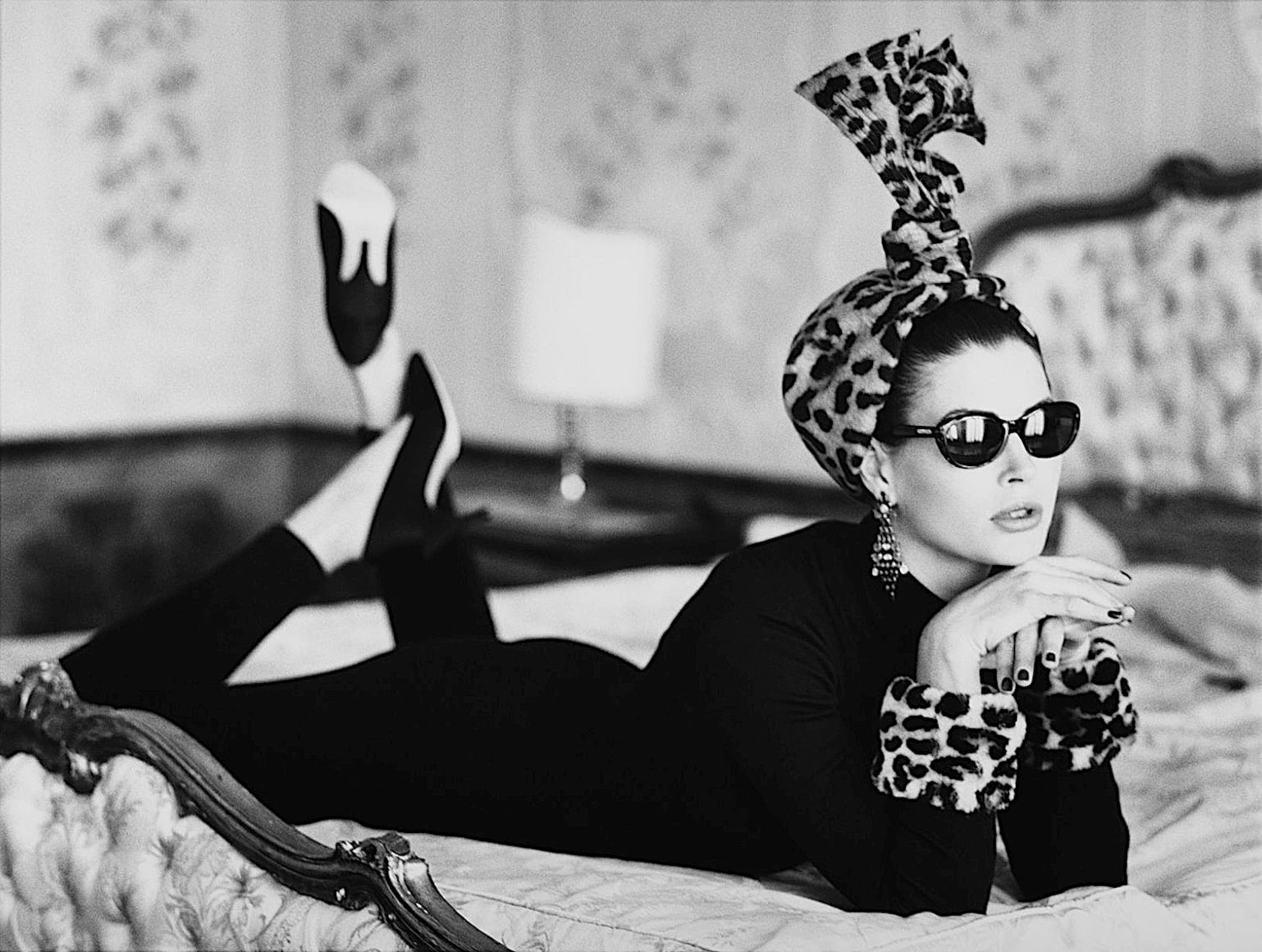 Carr&eacute; Otis on Bed, Venice, Italy, 1992