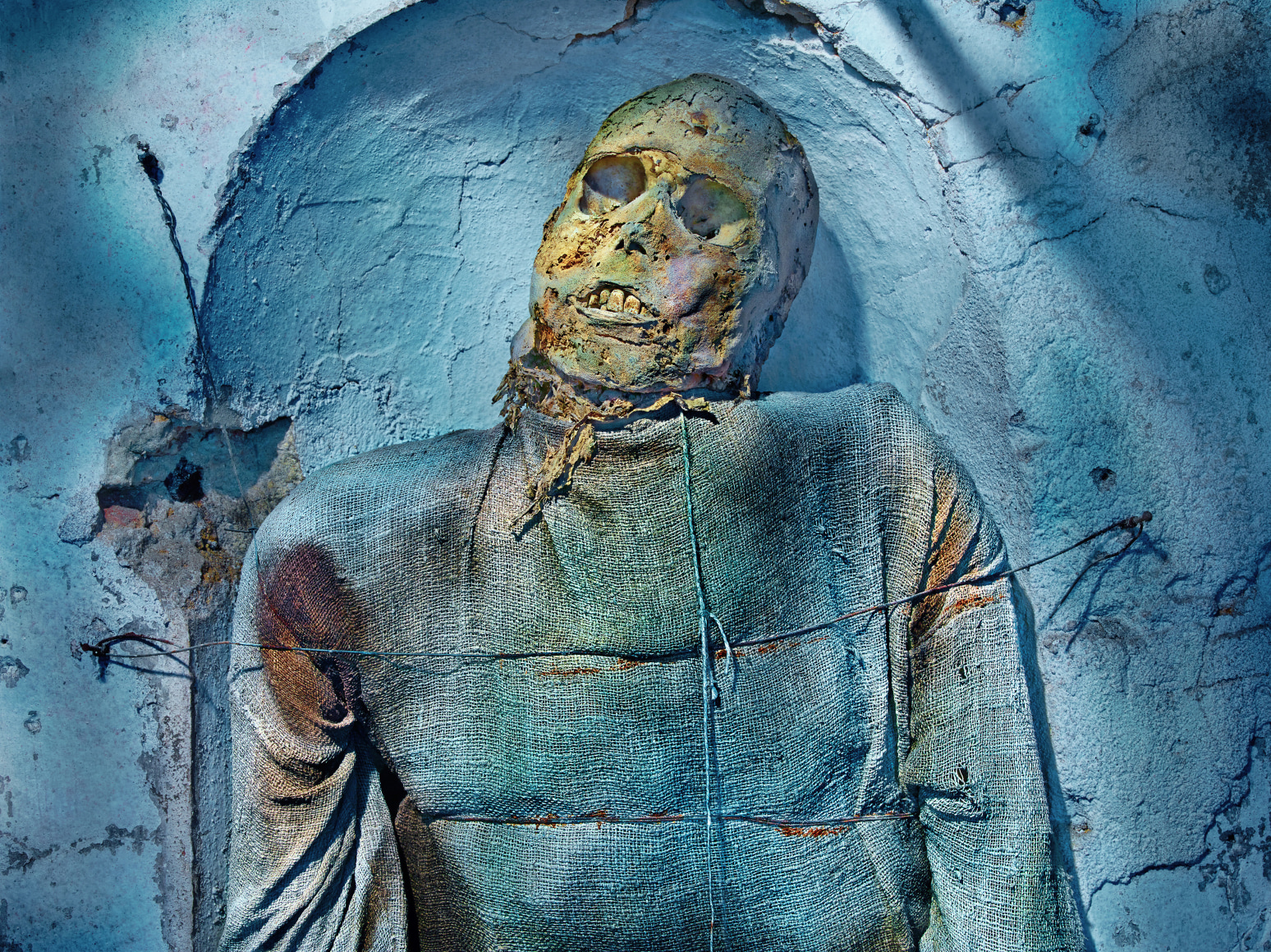 Untitled (Wired IV), Palermo, 2013, (From the series Vanitas: The Palermo Portraits)