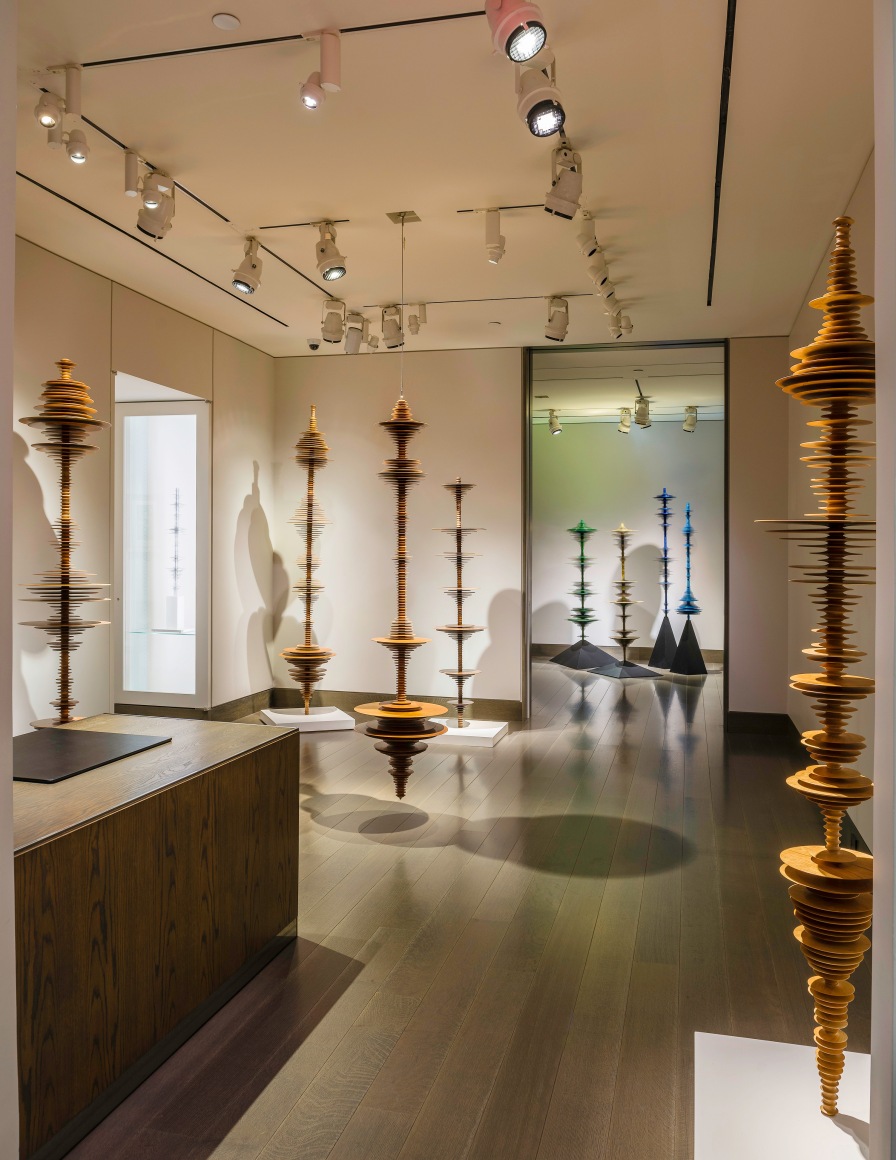 installation view of Elizabeth Turk, &quot;Tipping Point - Echoes of Extinction&quot; at Hirschl &amp; Adler Modern, October 1 - November 20, 2020