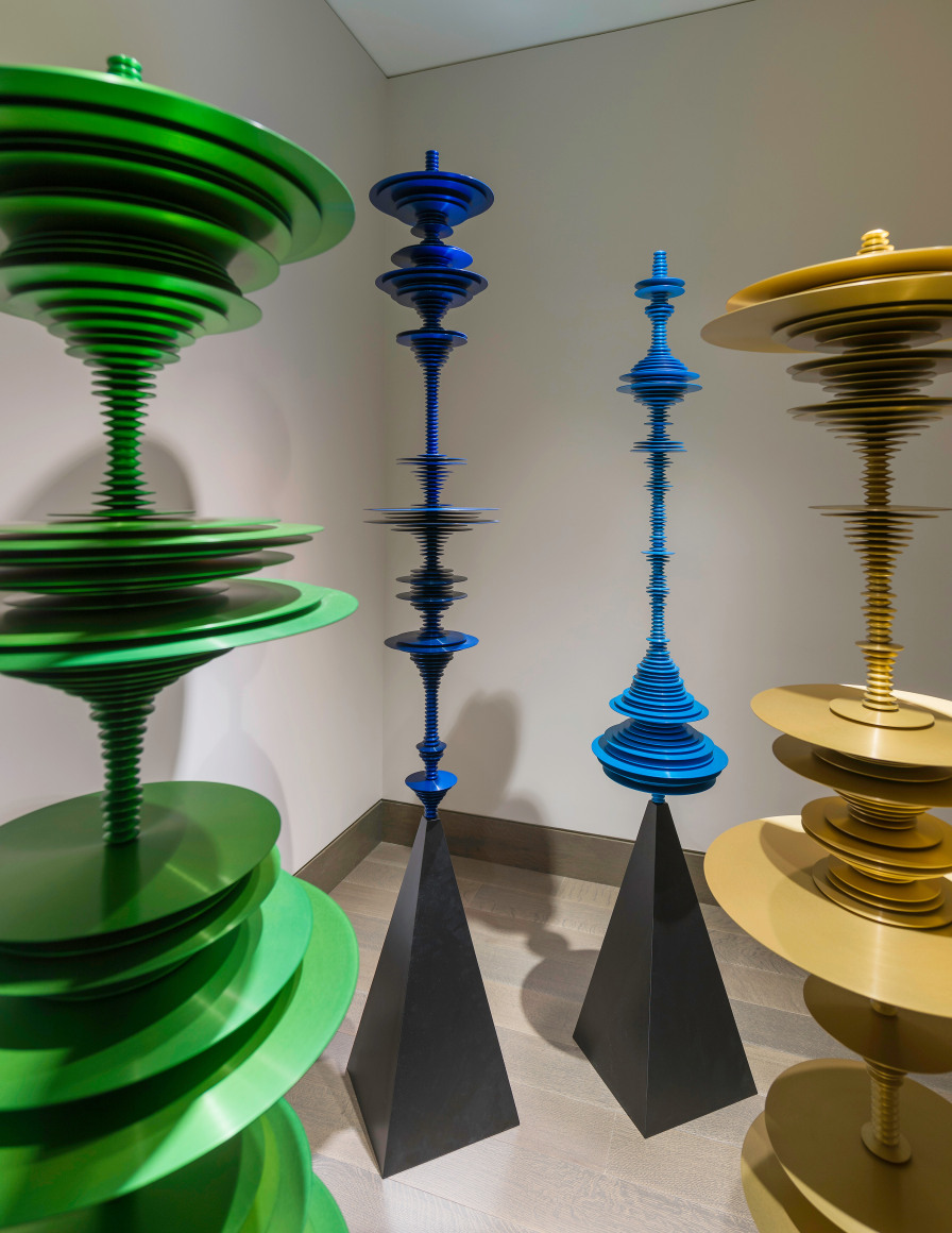 installation view of Elizabeth Turk, &quot;Tipping Point - Echoes of Extinction&quot; at Hirschl &amp; Adler Modern, October 1 - November 20, 2020