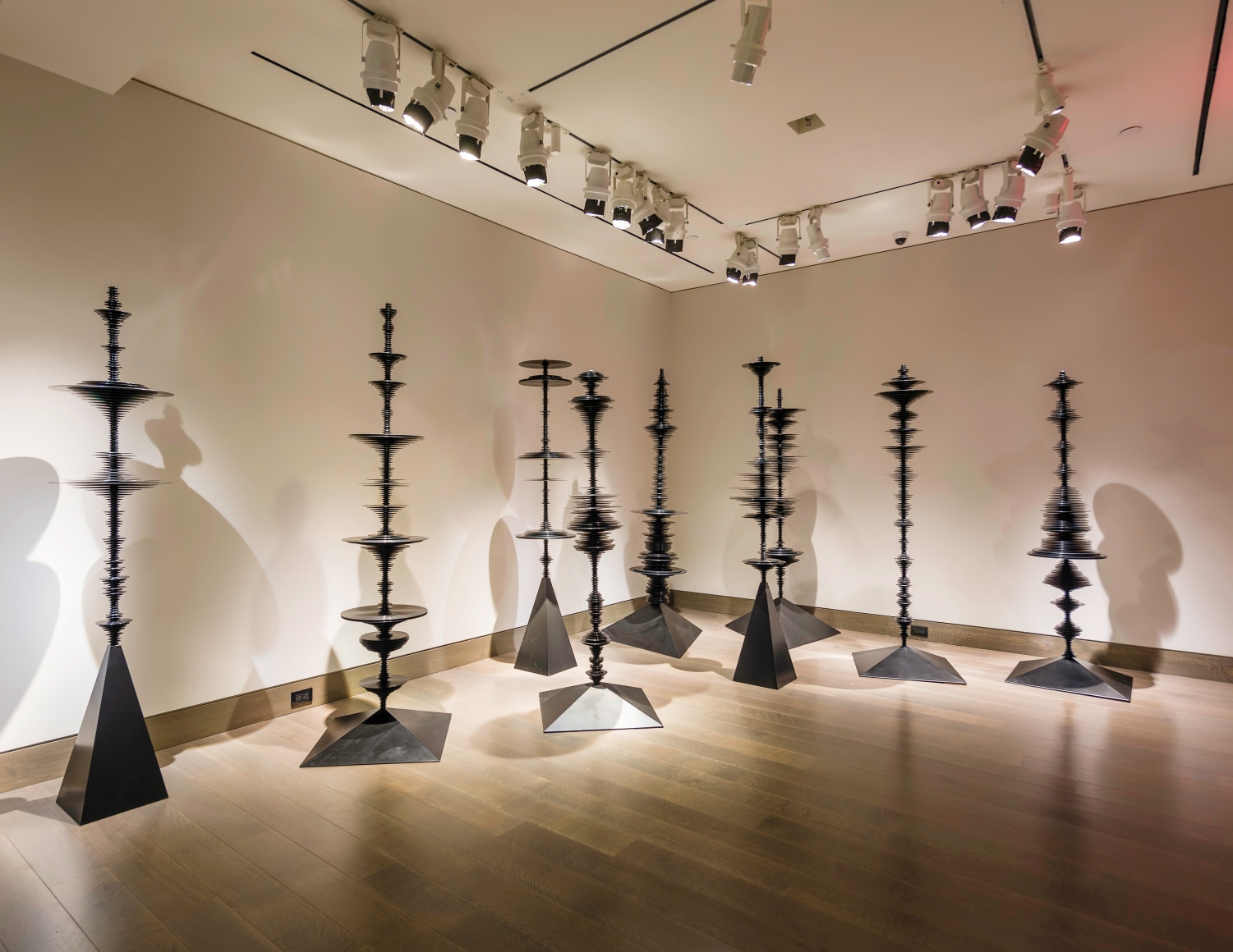 installation view of Elizabeth Turk, &quot;Tipping Point - Echoes of Extinction&quot; at Hirschl &amp; Adler Modern, October 1 - November 20, 2020