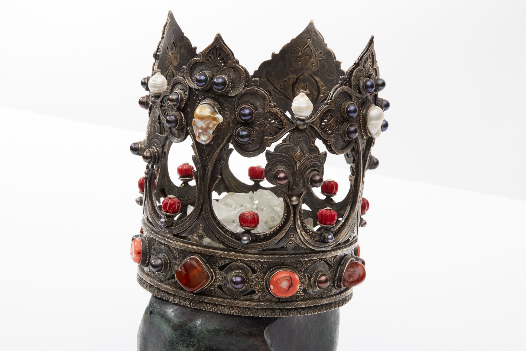 Onik Agaronyan - Kings And Queens Collection, Contemporary Crown 