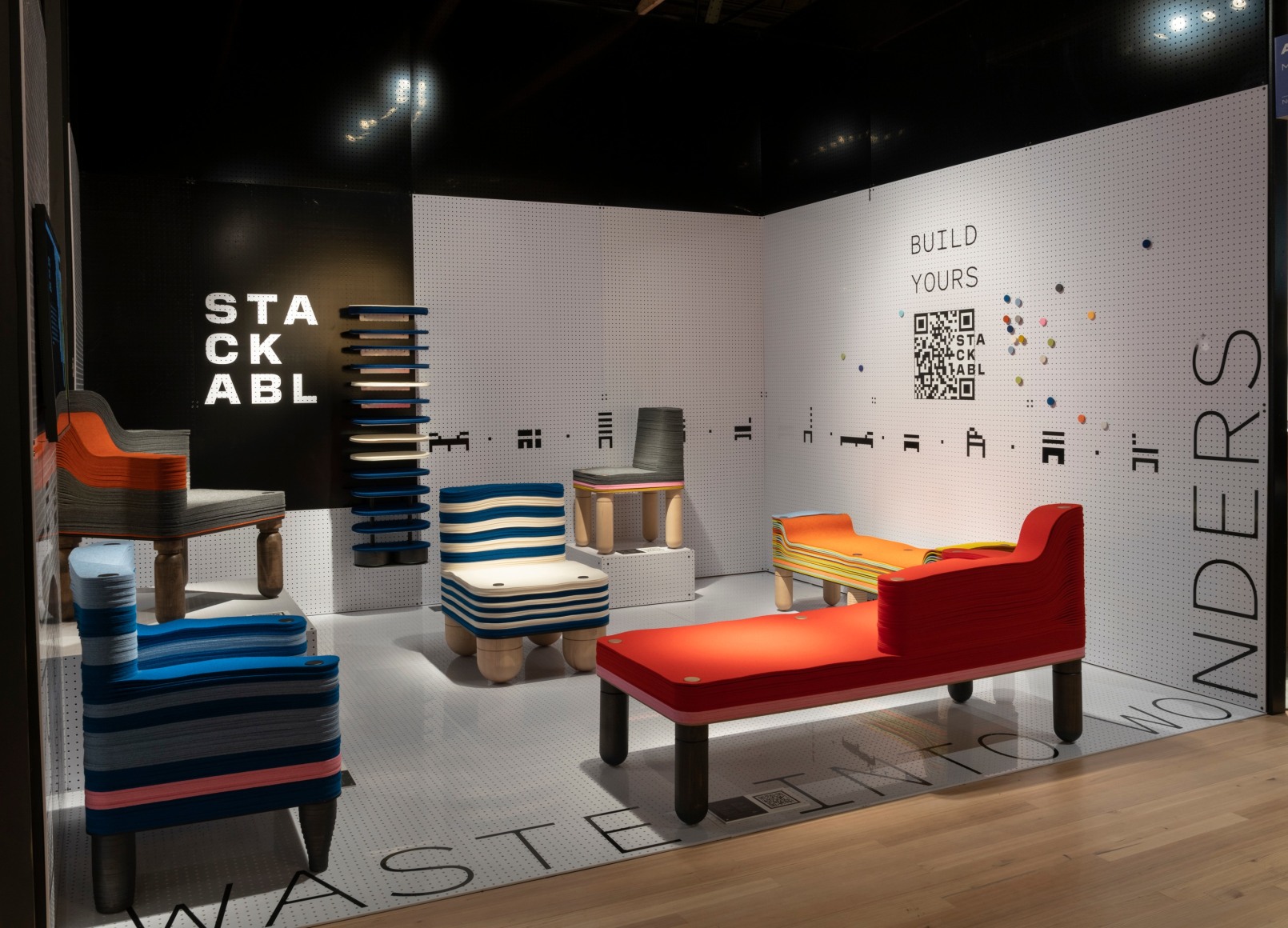 Salon installation phtos