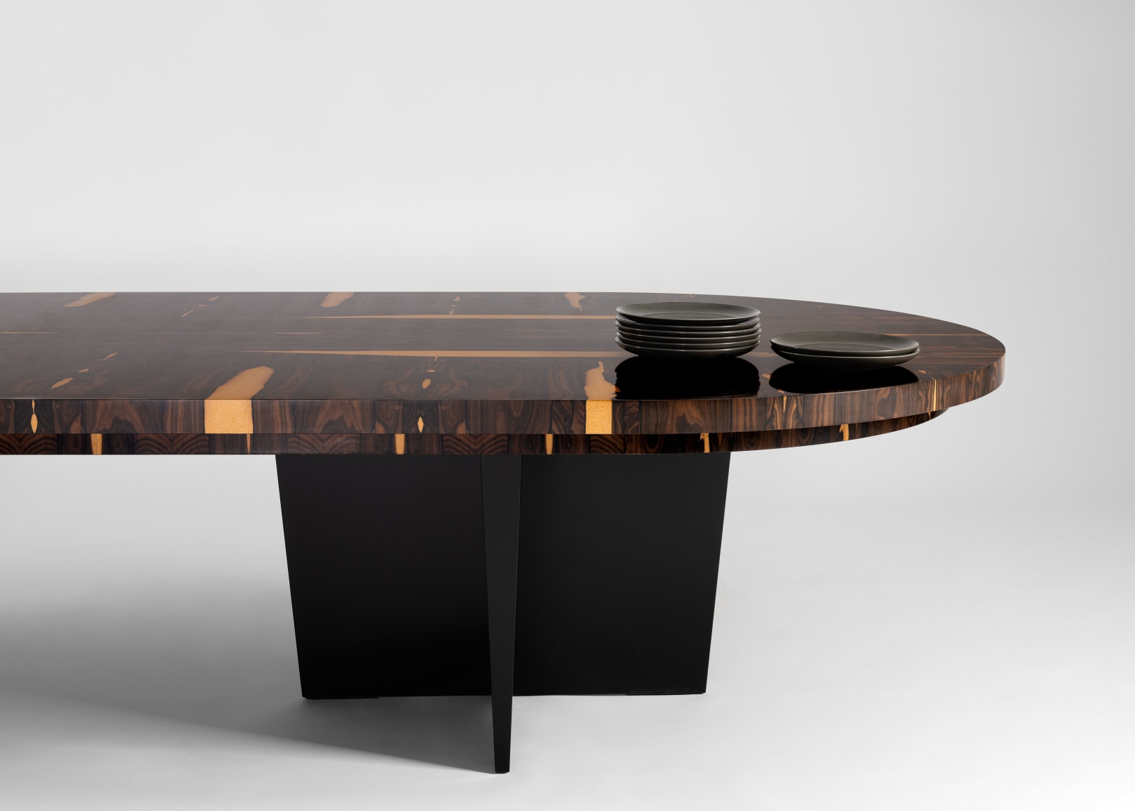 Table georgis &amp; m.