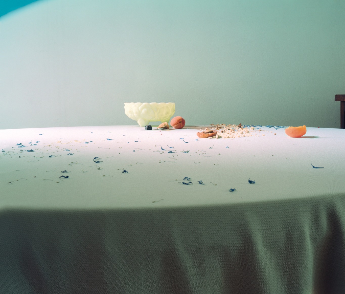 Laura Letinsky, Untitled #80, 2003, from the series Hardly More Than Ever, archival pigment print, 22.23 x 33.24 inches, edition of 15