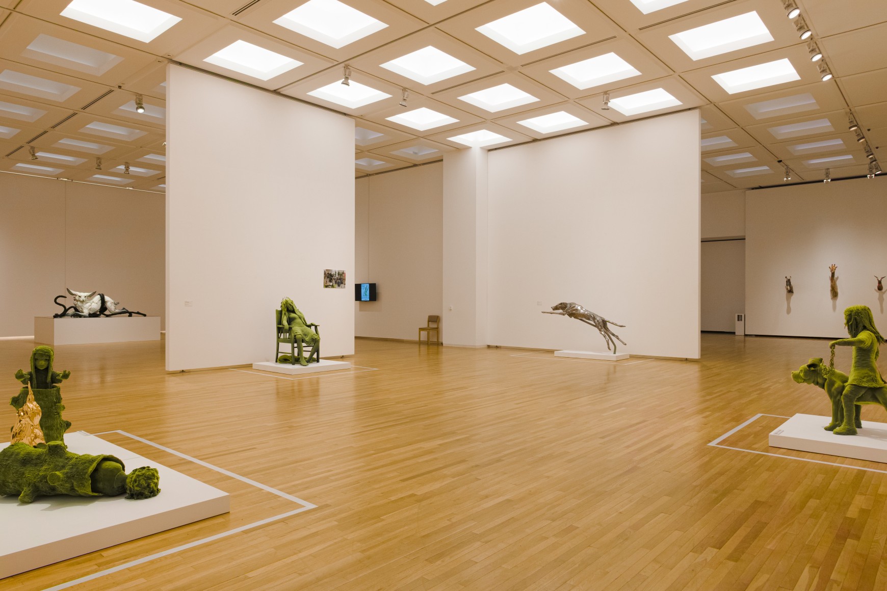 Beth Cavener and Kim Simonsson on view at the Iwate Museum of Art. Image courtesy of the Iwate Museum of Art.